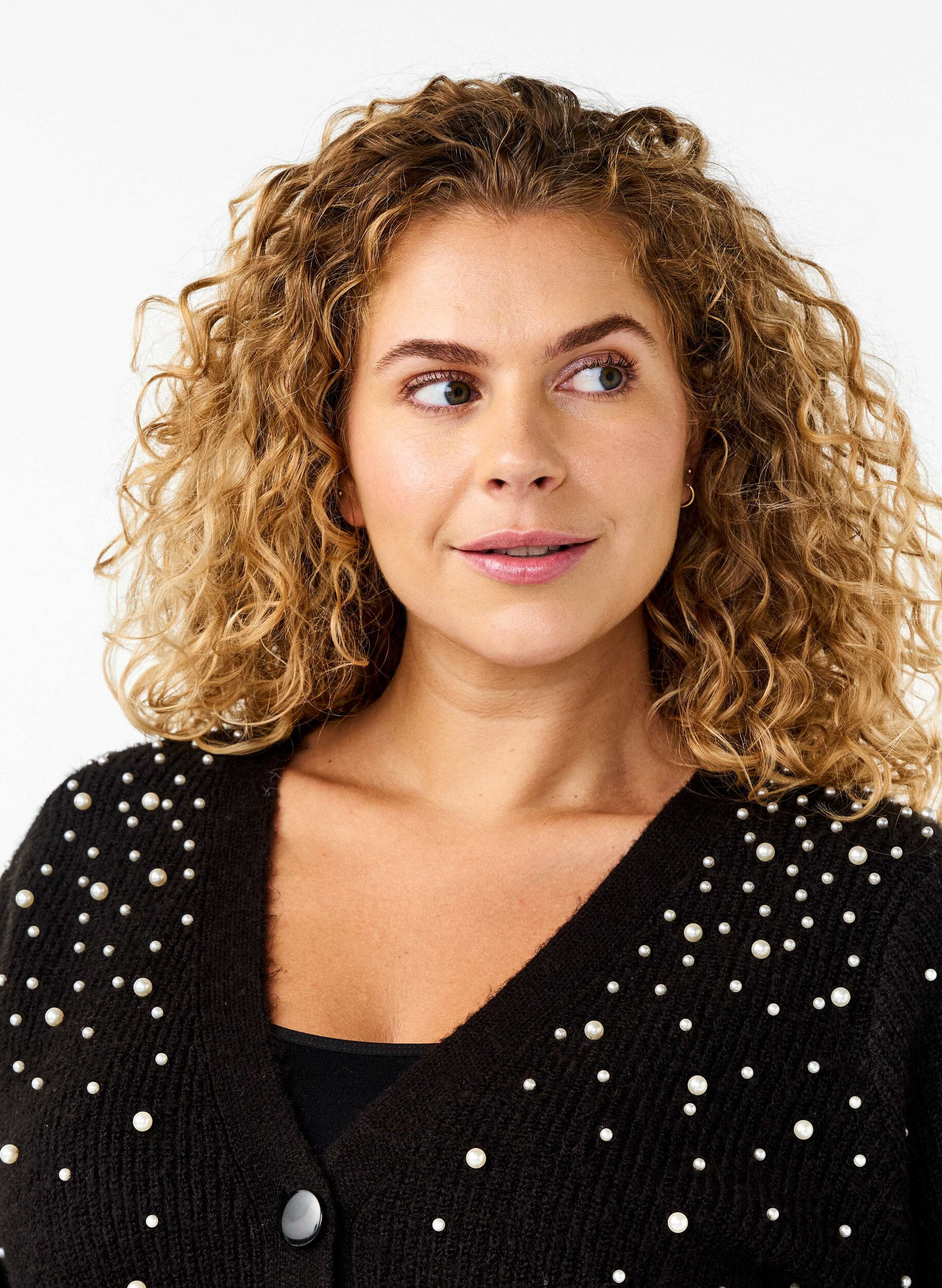 Zizzifashion Knitted cardigan with beads, Black White Pearls, Model image number 2