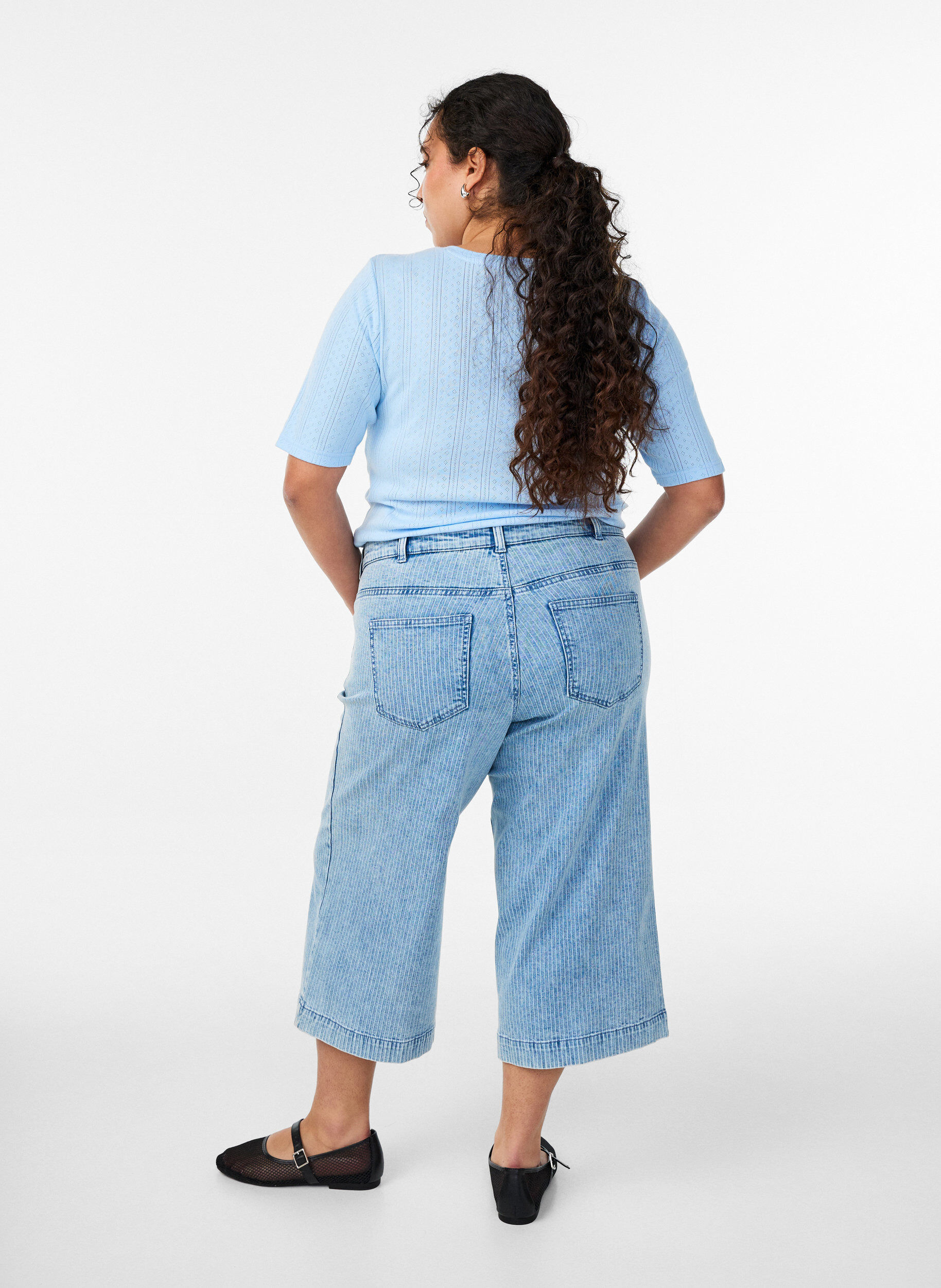 Zizzifashion Pinstriped wide-leg culotte jeans, Light Blue, Model image number 1