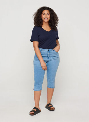 High-waisted capri jeans in a cotton blend, Light blue denim, Model image number 0