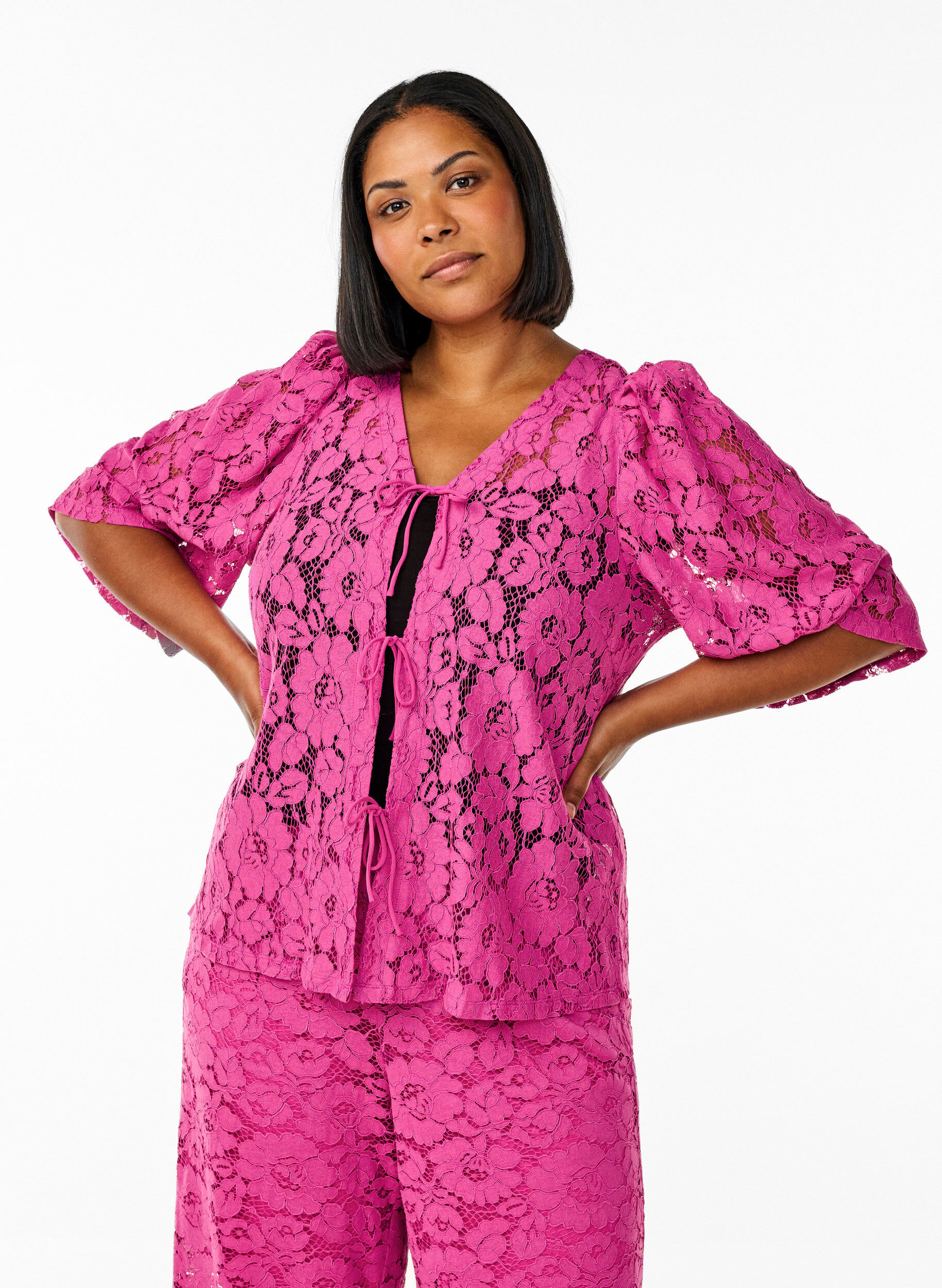 Lace blouse with 3/4 sleeves and bows on the front, Purple, Model