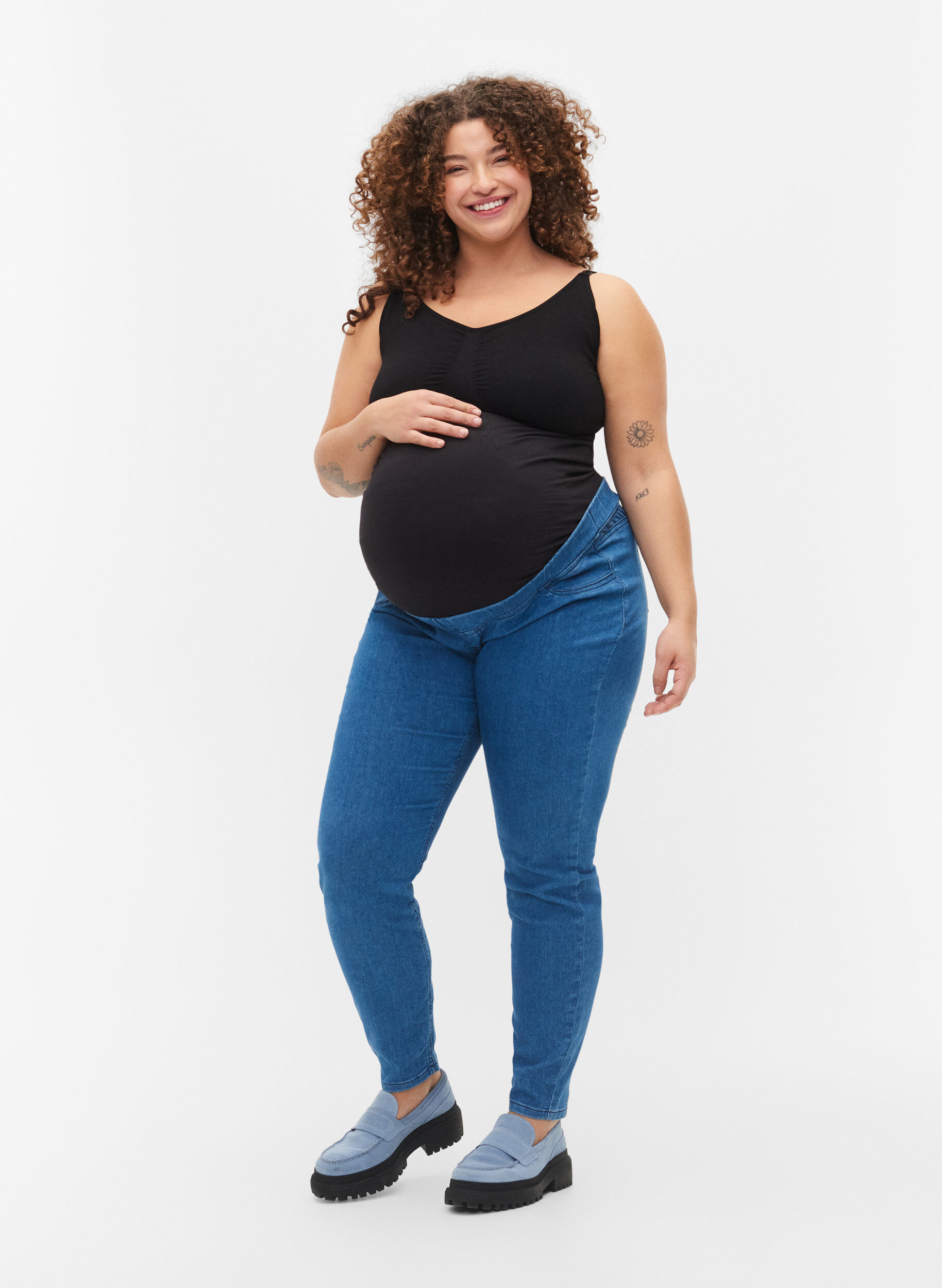 Zizzifashion Maternity jeggings with back pockets, Blue denim, Model image number 0
