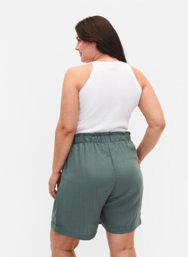 Loose shorts in viscose, Balsam Green, Model image number 1