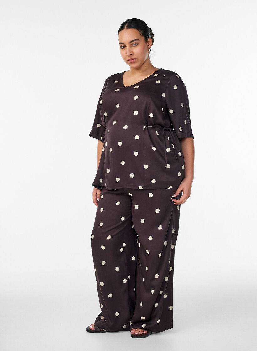 Viscose trousers with polka dots and wide legs, Brown, Model