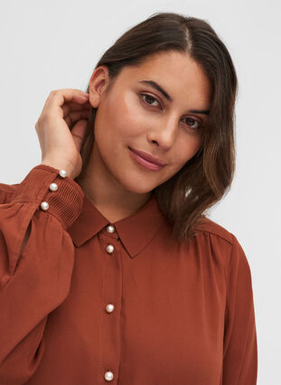 Shirt with plissé and pearl buttons, Sequoia, Model image number 2