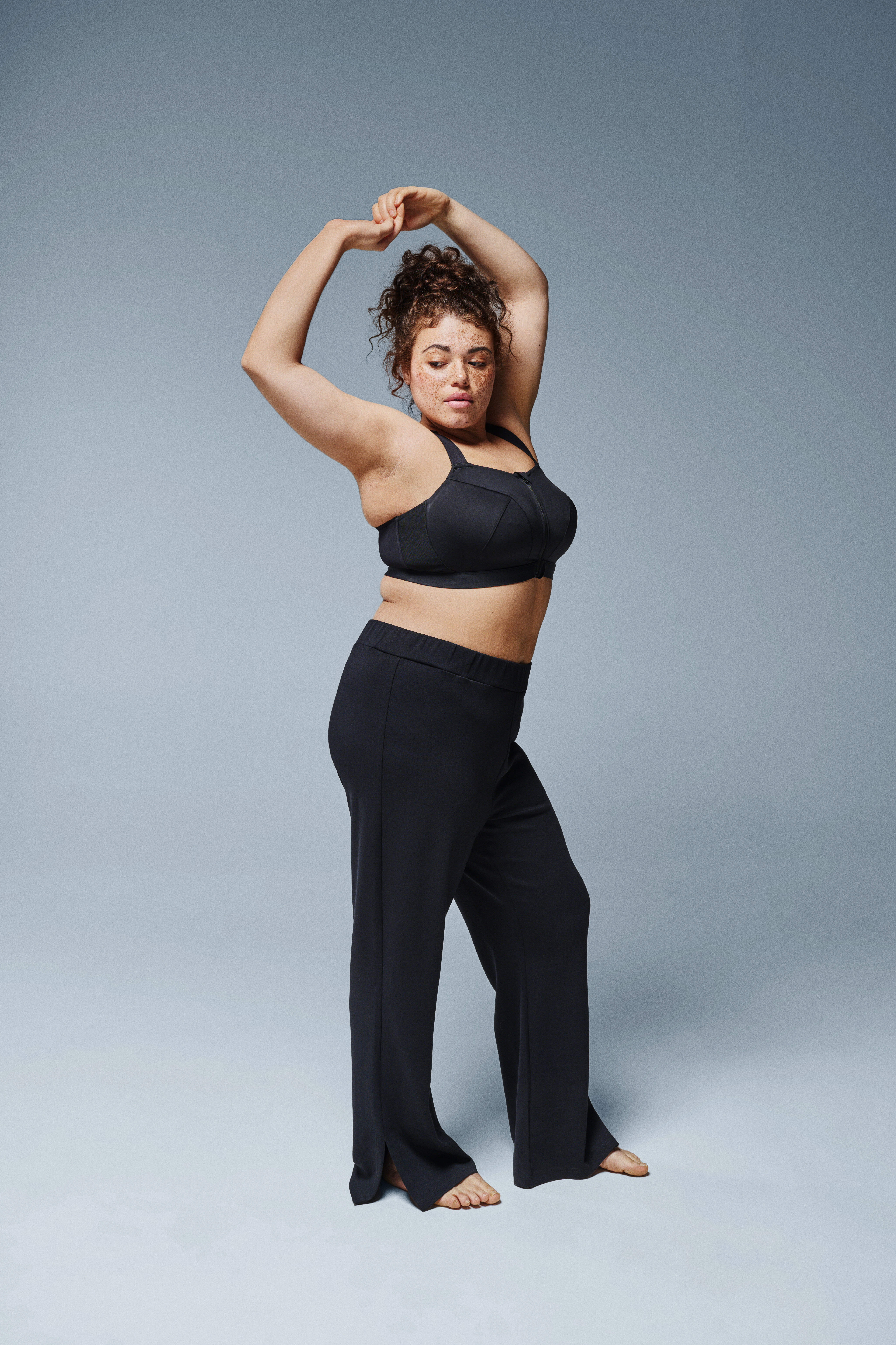 Zizzifashion Sports bra with front closure and high support, , Model