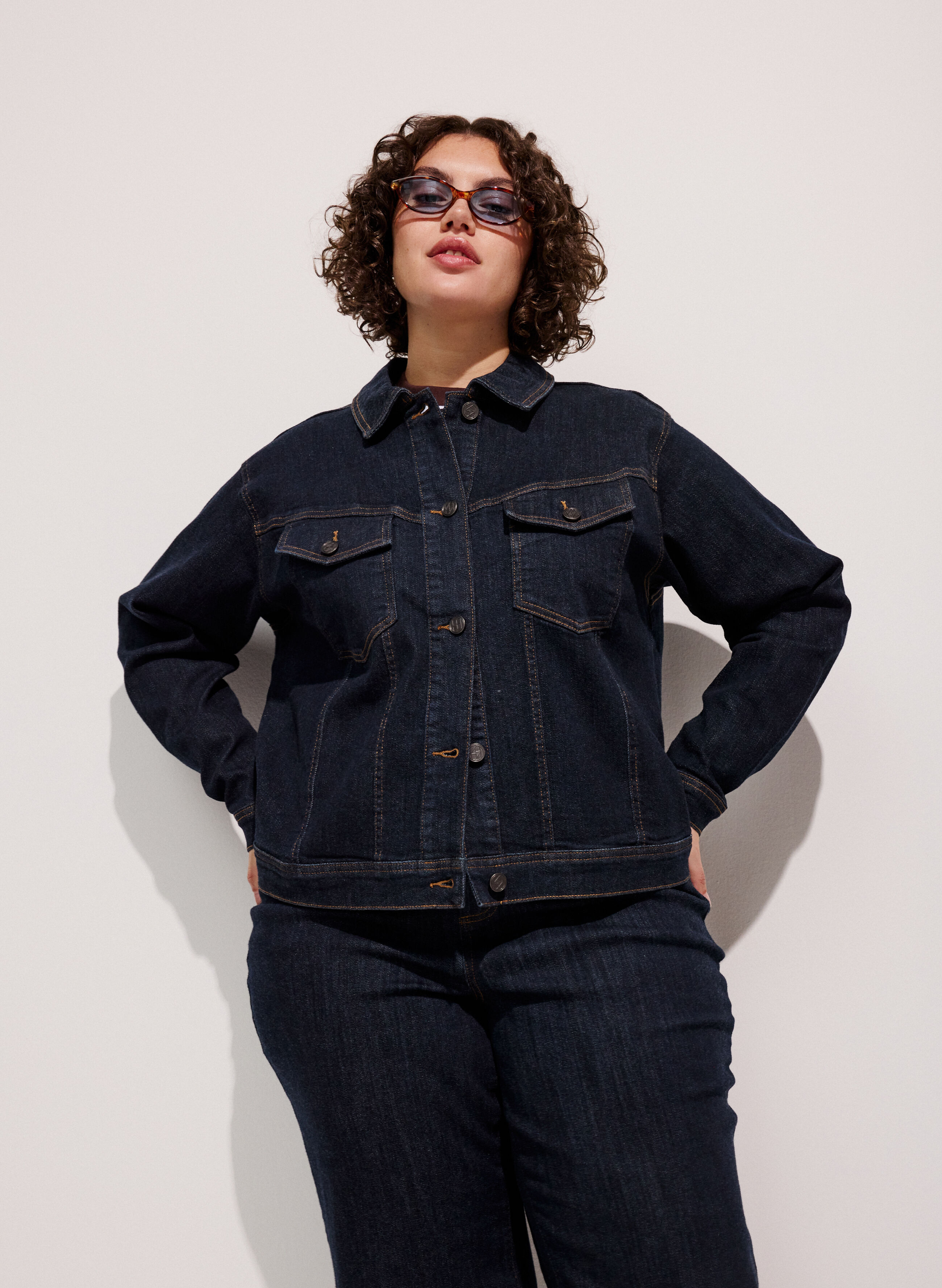 ZizzifashionDark denim with attitude, , Model