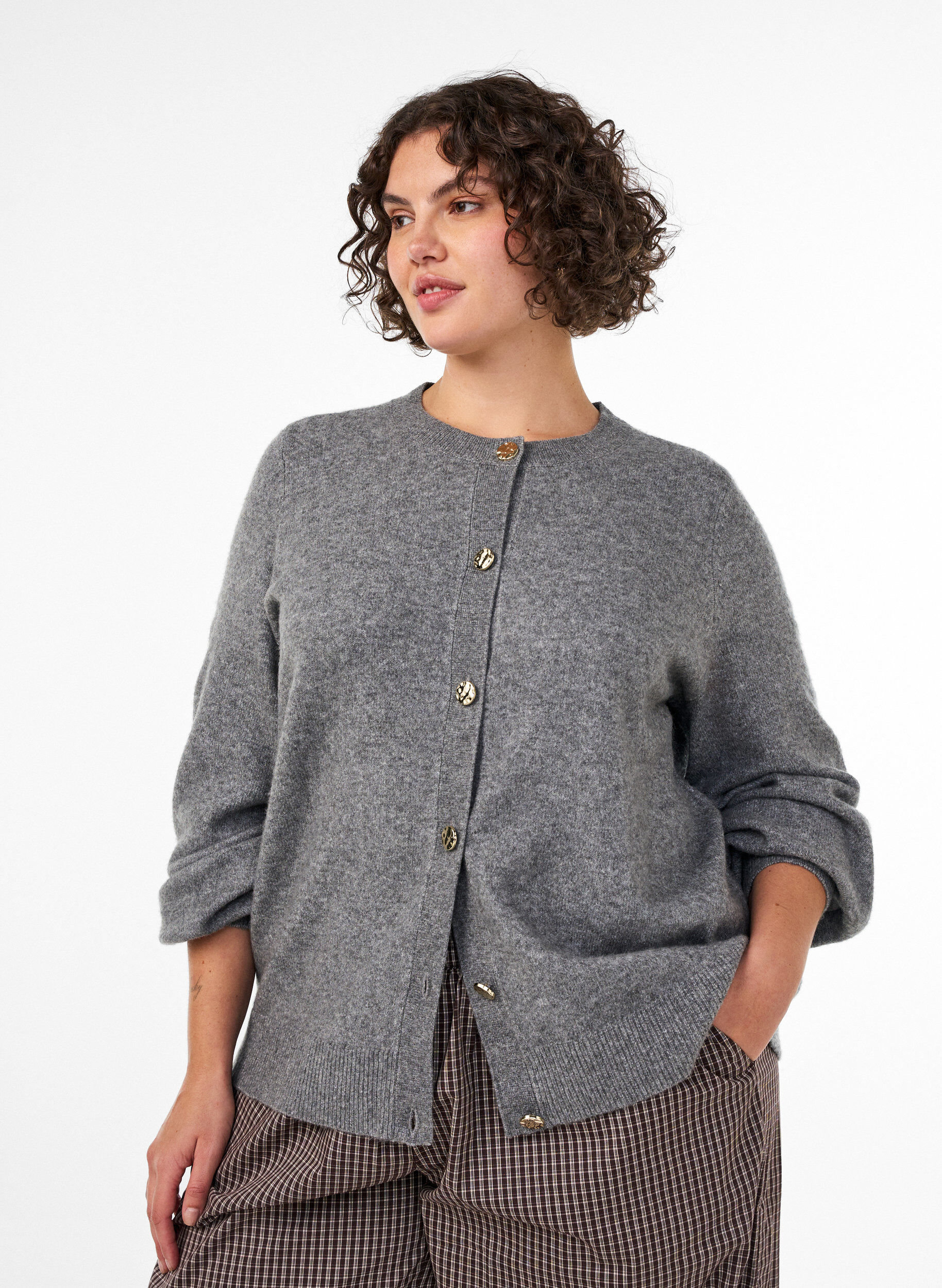 Cardigan in soft knit with gold-coloured buttons, Grey, Model