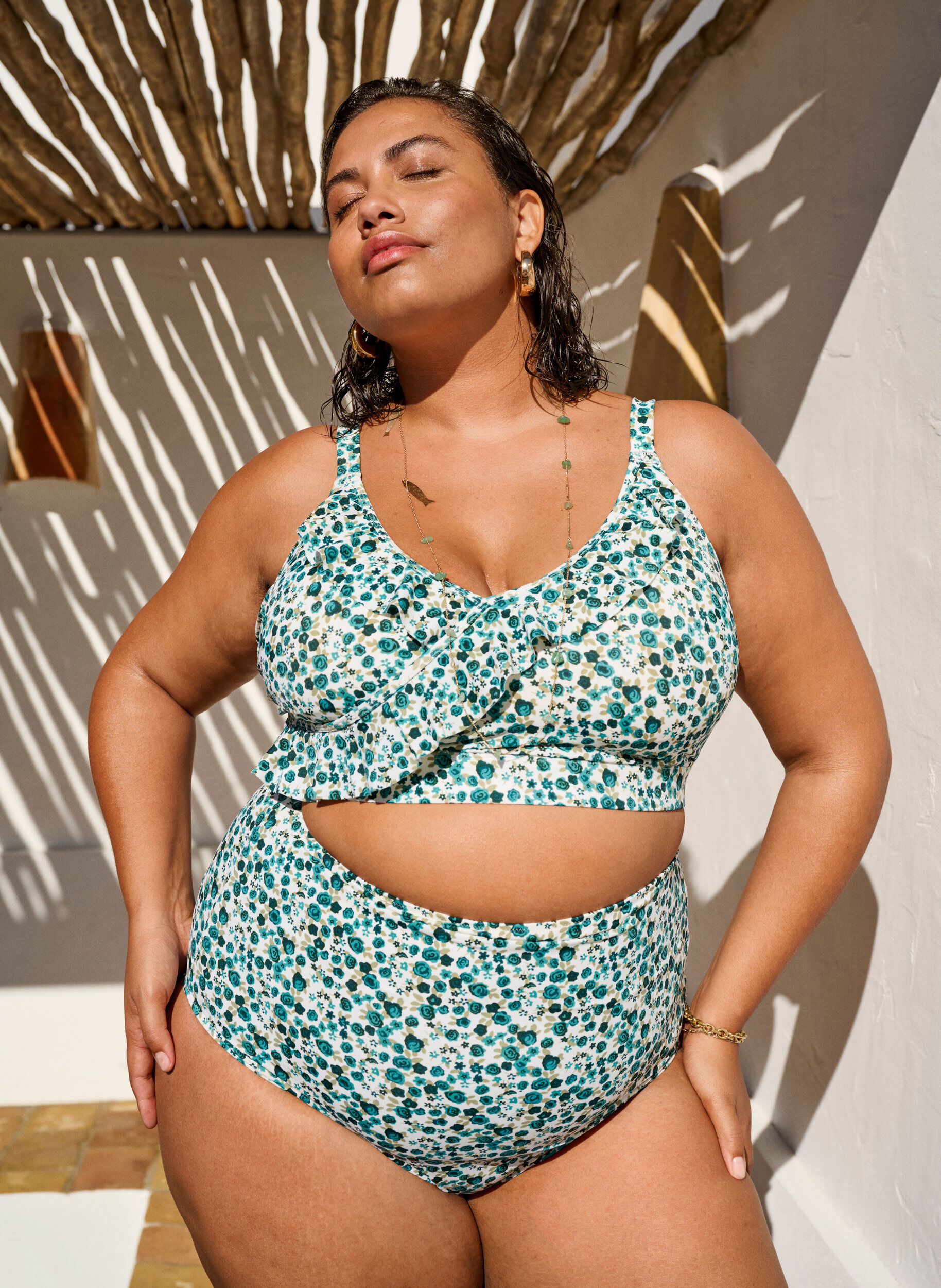 ZizzifashionFloral bikini top with ruffle details, Green, Image image number 0