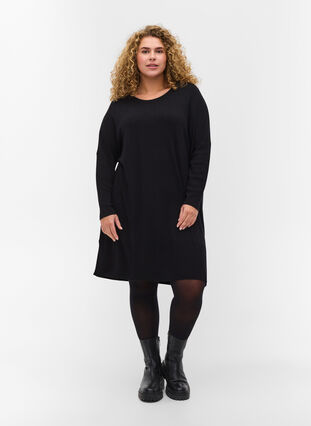 Oversized knitted dress in a viscose blend, Black, Model image number 2