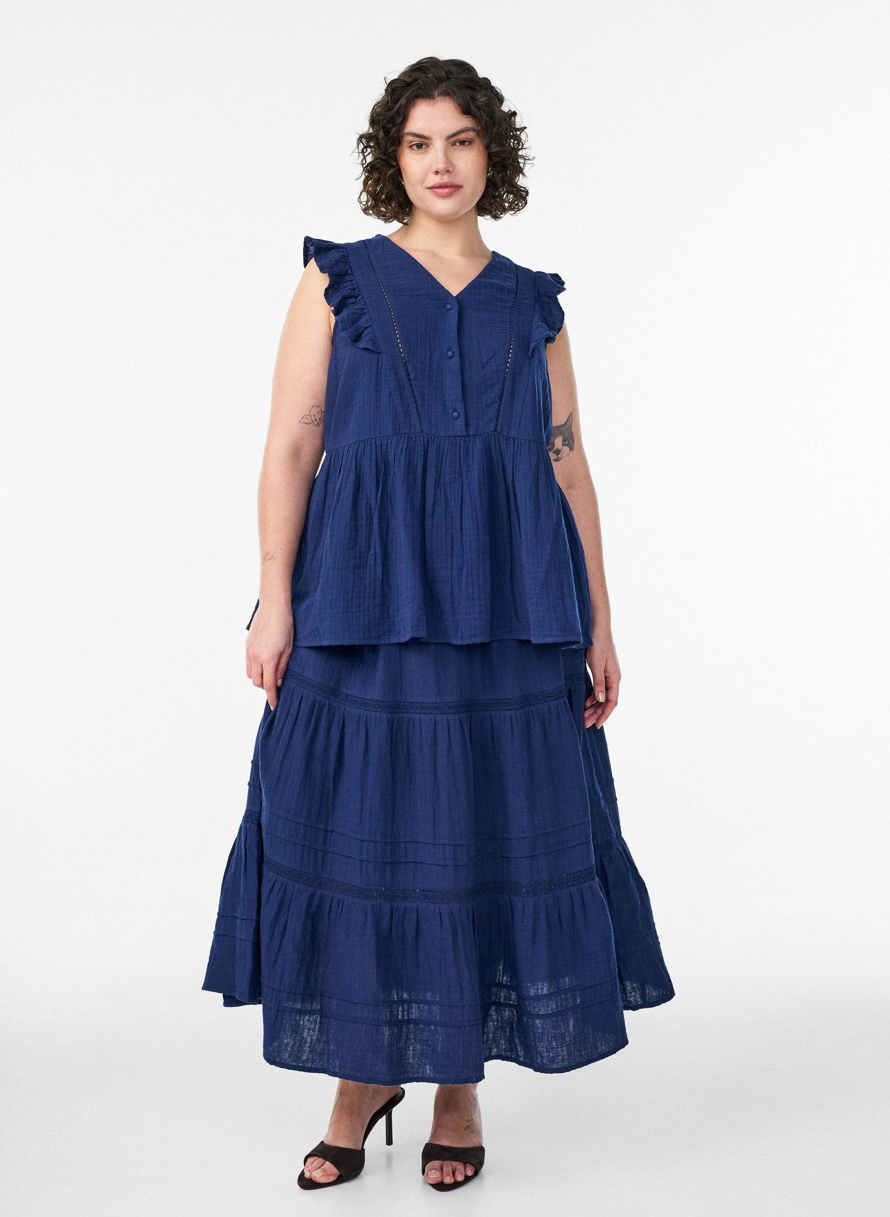 Zizzifashion A-line midi skirt in cotton muslin with crochet band, Blue, Model image number 0