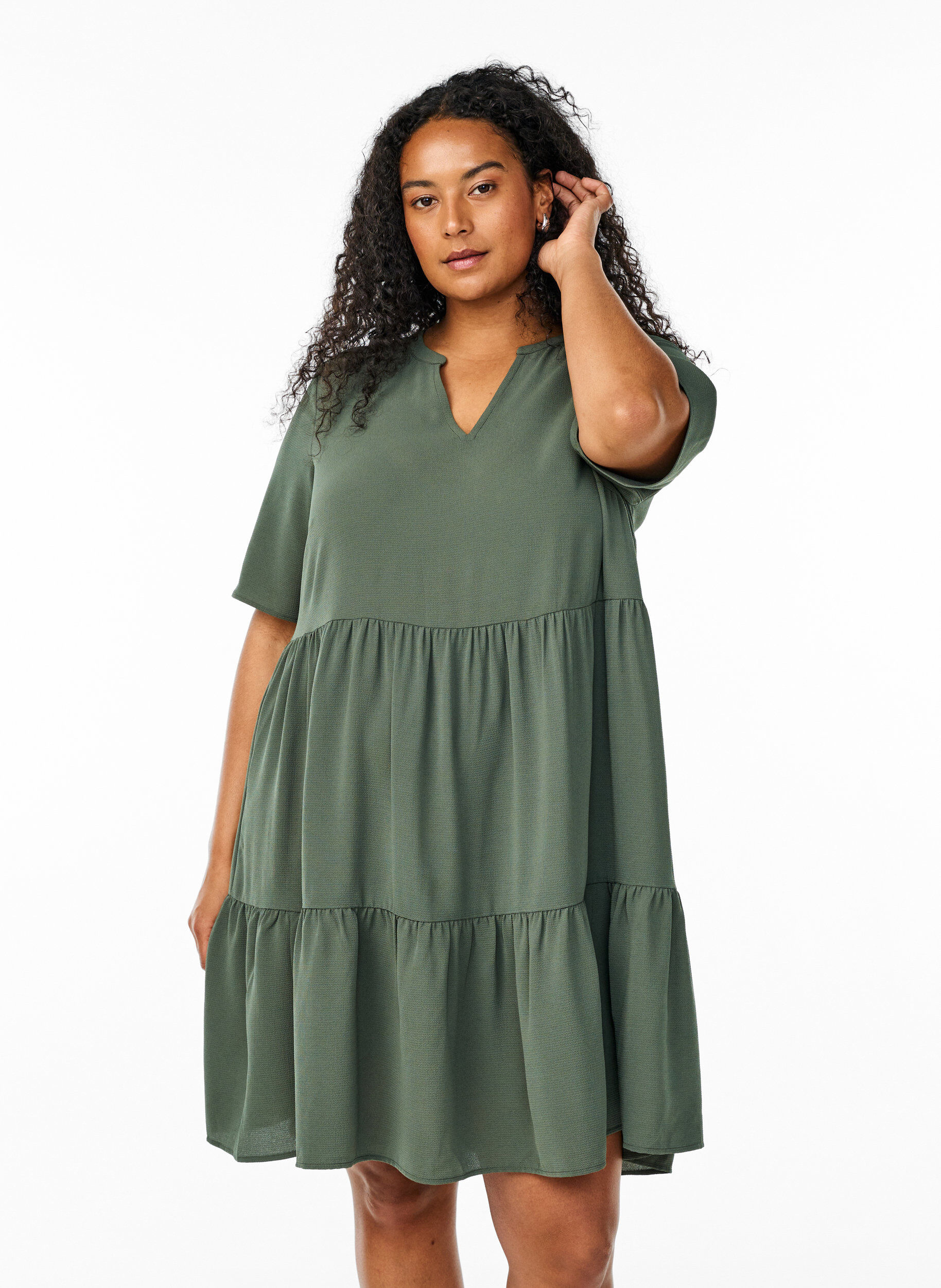 Short sleeve dress with a-line and cutlines, Green, Model