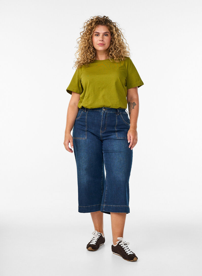 Basic cotton T-shirt with round neck, Green, Model image number 1