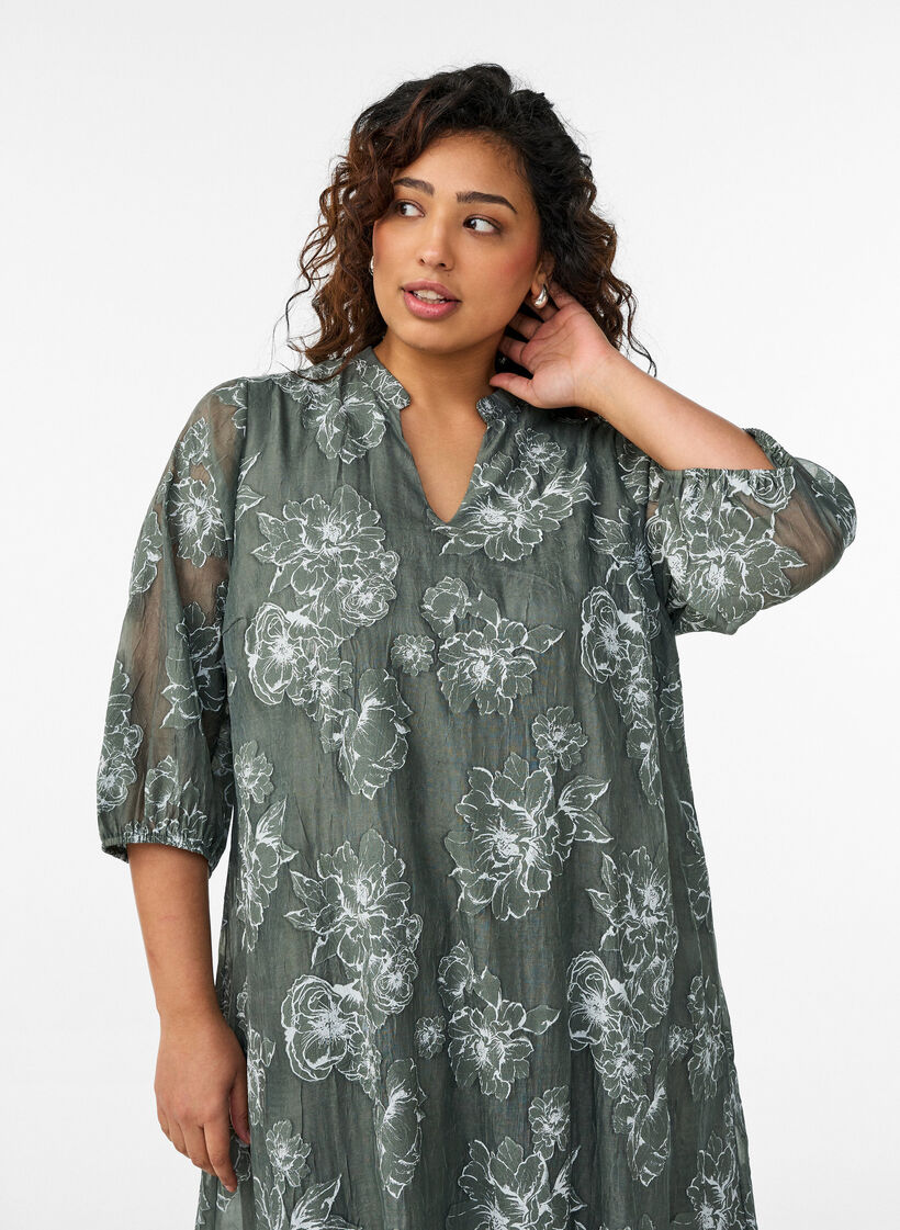 Midi dress with a floral print and sheer 3/4 sleeves, Green, Model