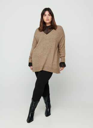 Marled, oversize knitted blouse with wool, Light Brown Mel. , Model image number 2
