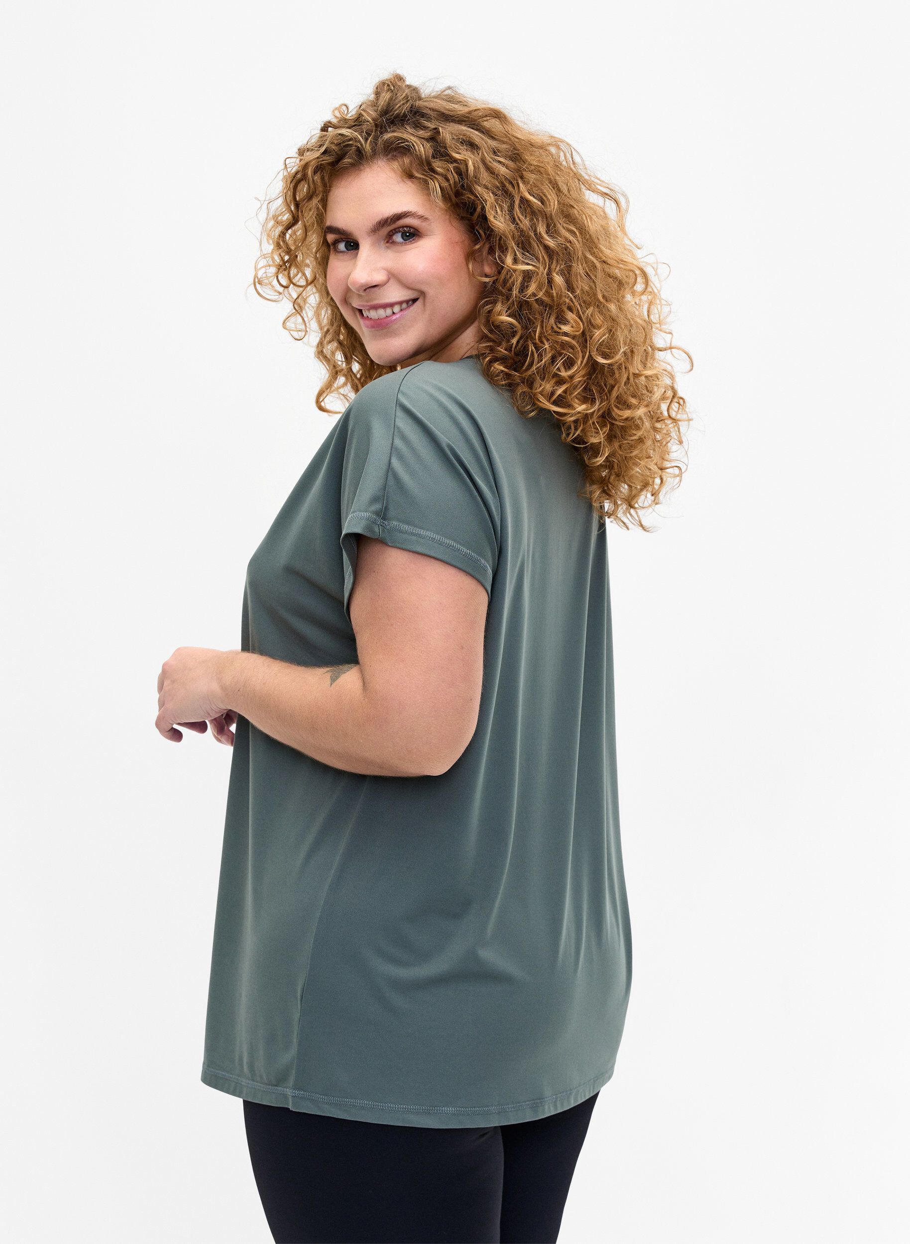 Zizzifashion Loose training t-shirt with v-neck, Balsam Green, Model image number 1