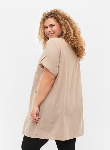 Short-sleeved cotton tunic with pockets, Simply Taupe, Model image number 1