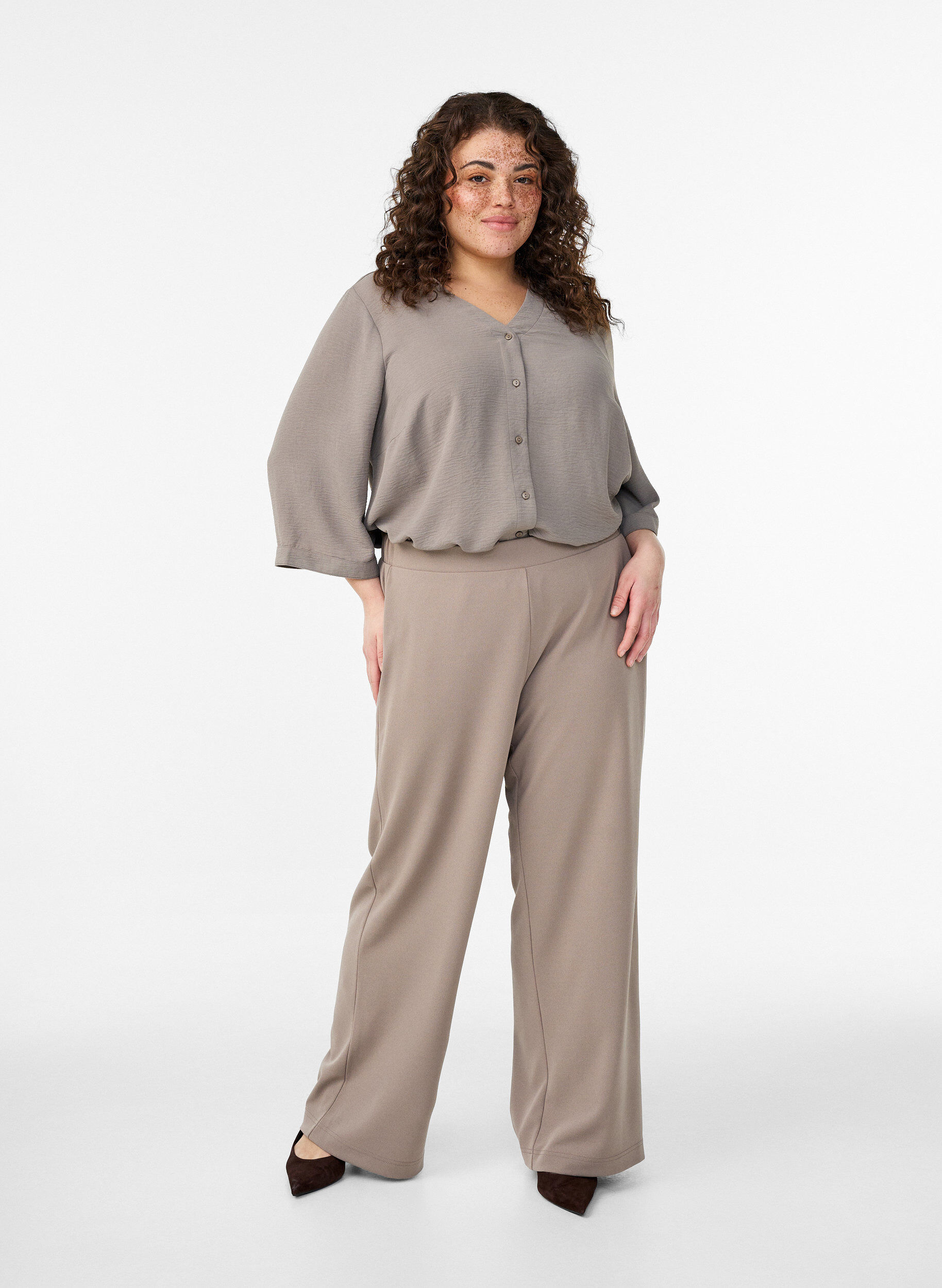 FLASH - Wide-leg trousers, Beige, Model