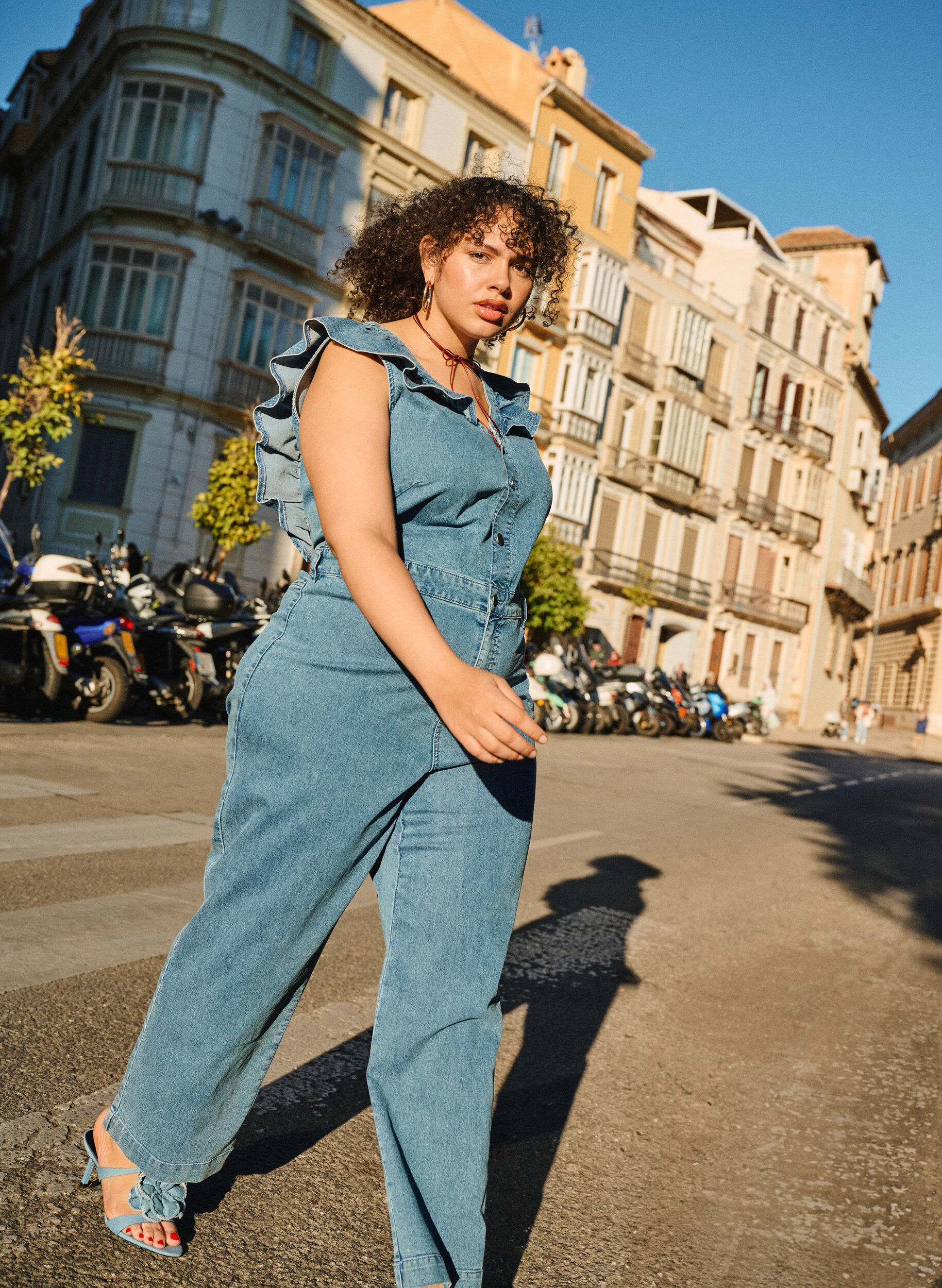 Zizzifashion Denim jumpsuit with ruffles, Light Blue Denim, Image image number 0