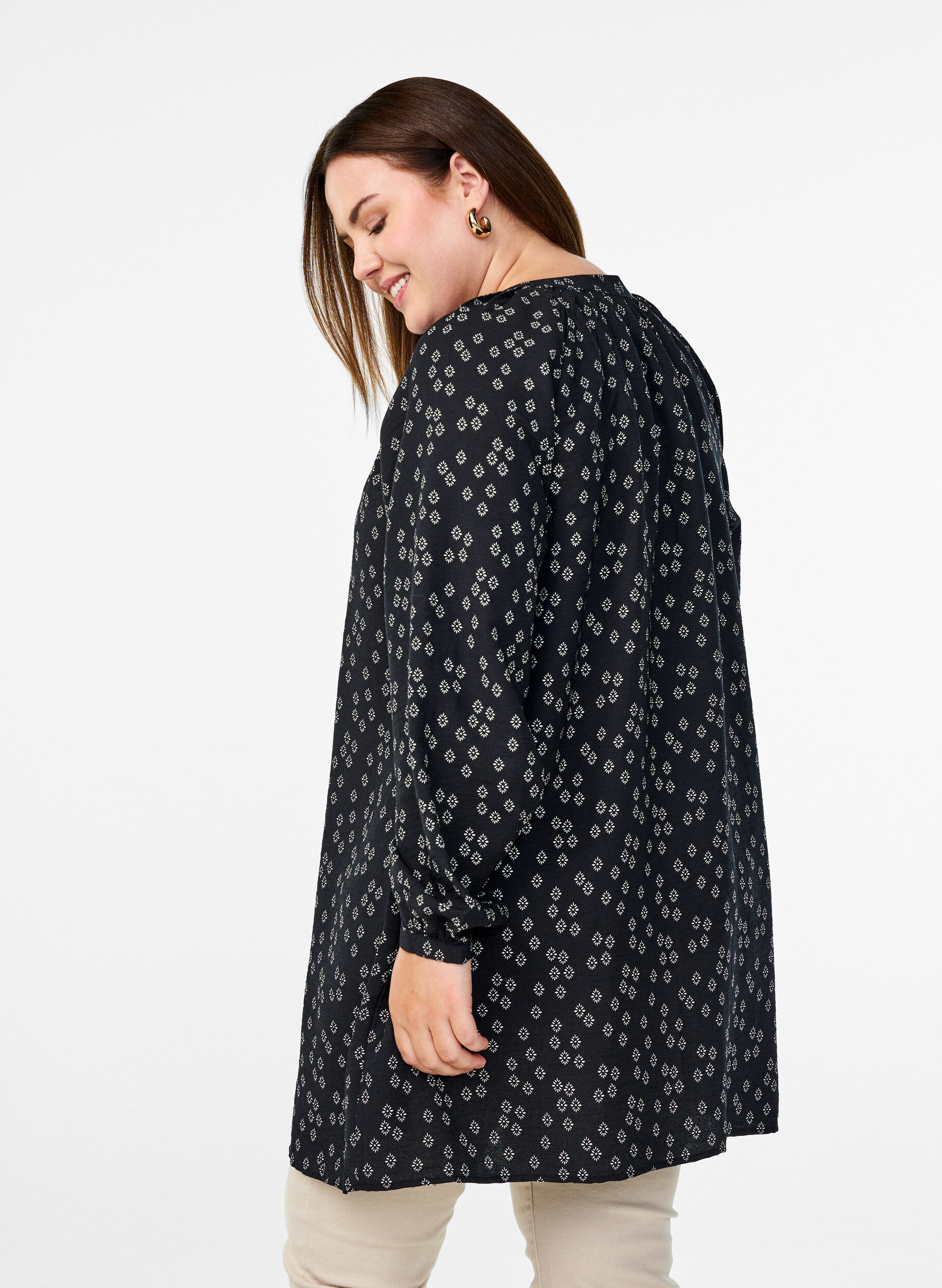 Zizzifashion Long-sleeved tunic with floral print, Black, Model image number 2