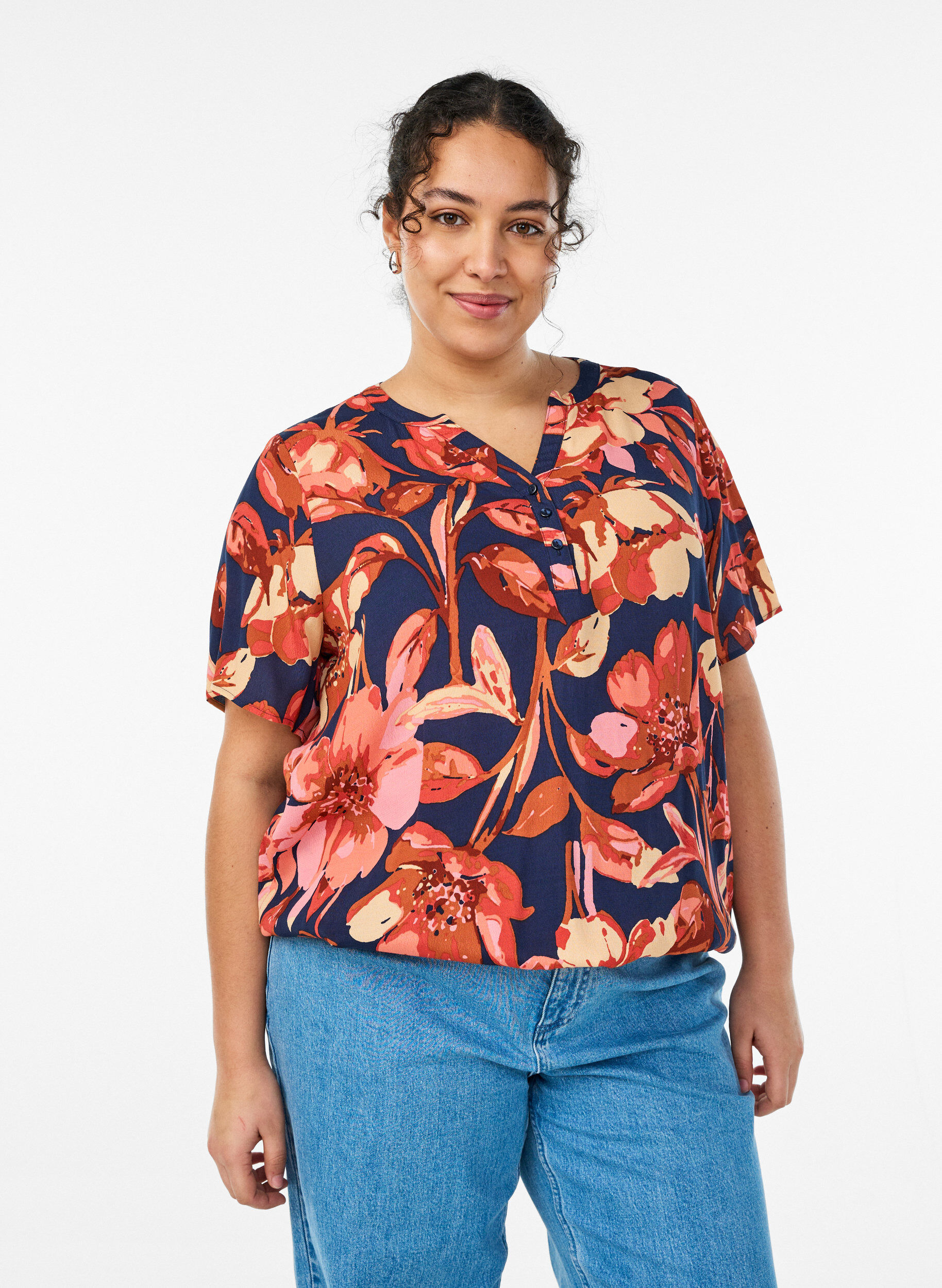 Zizzifashion Viscose blouse with floral print and short sleeves, 9990, Model image number 0