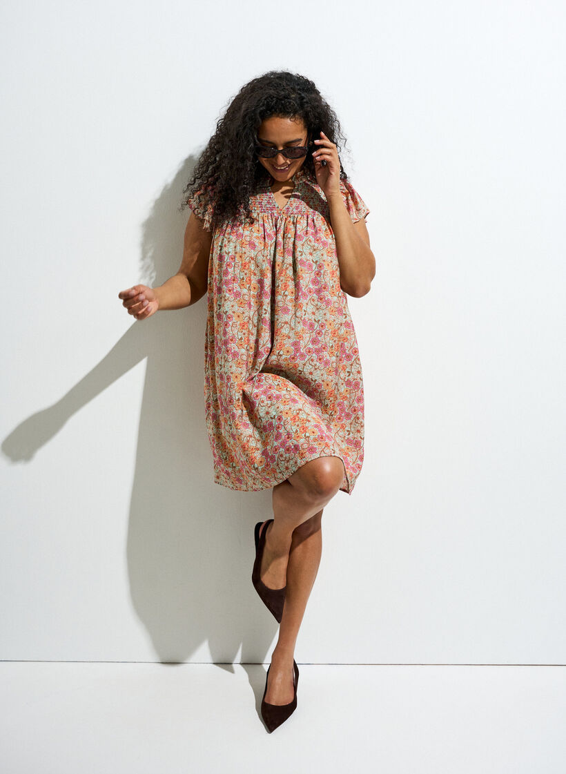 Short viscose dress with smocking and floral print, Orange, Image image number 0