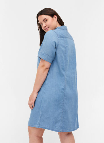 Short-sleeved denim shirt dress with a belt, Light blue denim, Model image number 1
