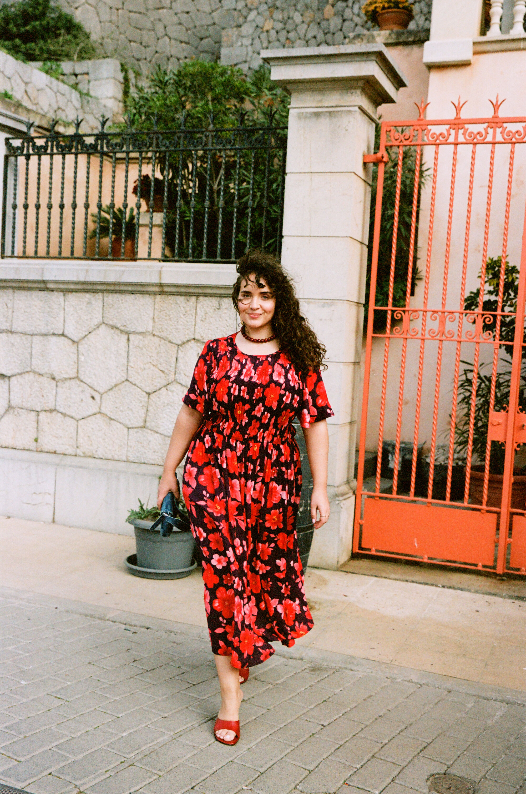 Zizzifashion Floral elegance in red, , Model