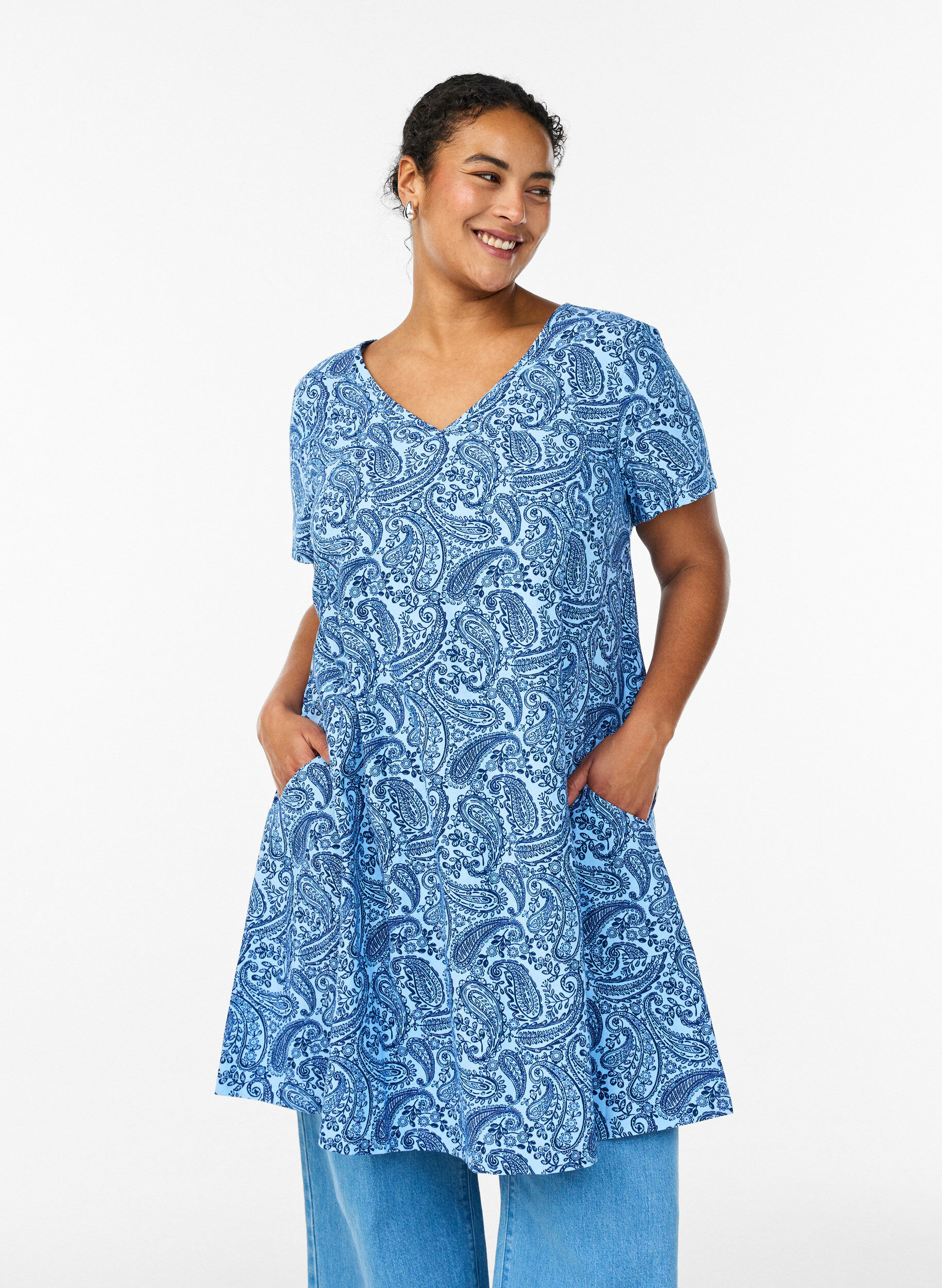 Short a-line dress with paisley print, Light Blue, Model
