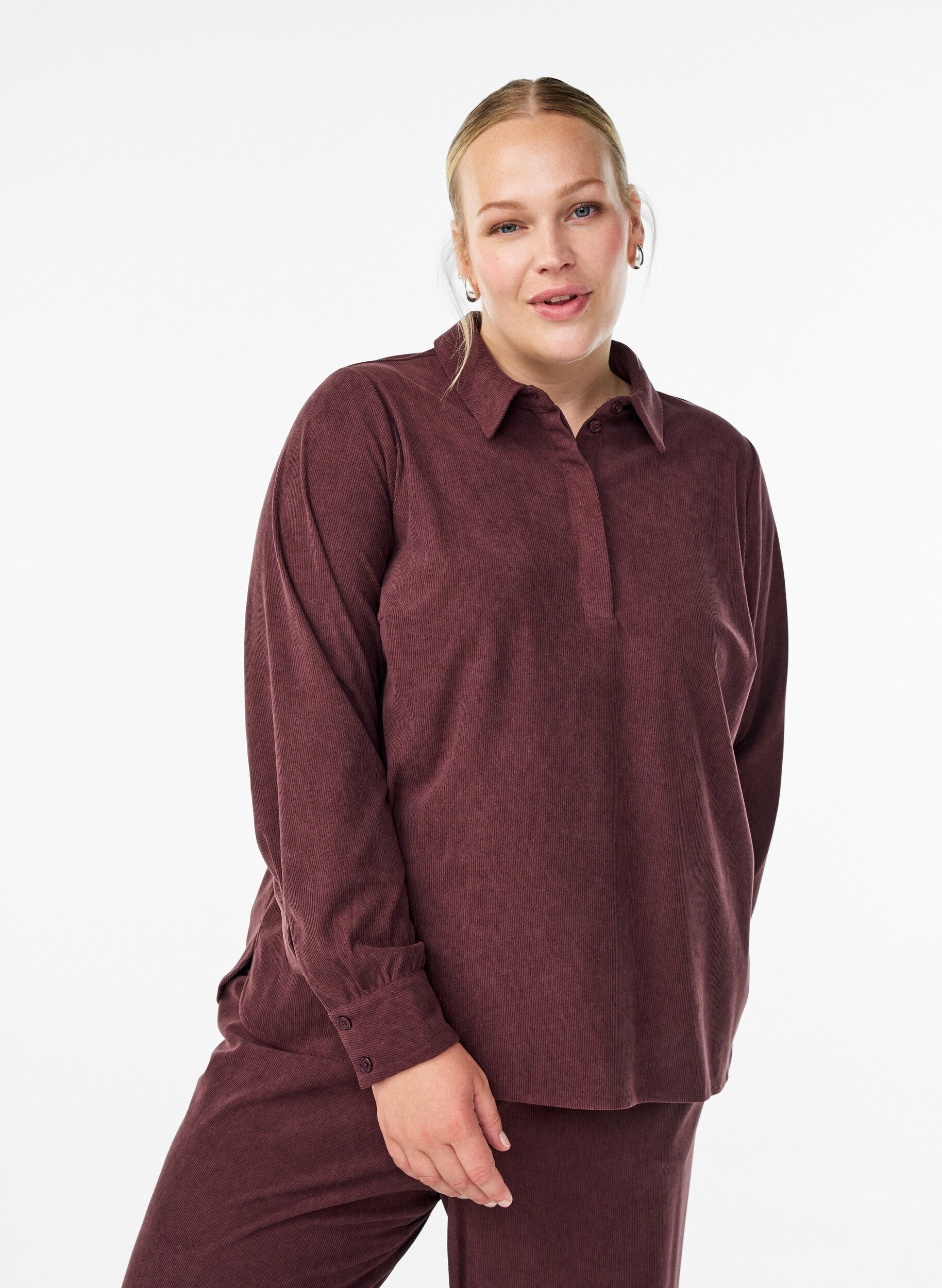 Long-sleeved shirt blouse in corduroy, Dark Bordeaux, Model