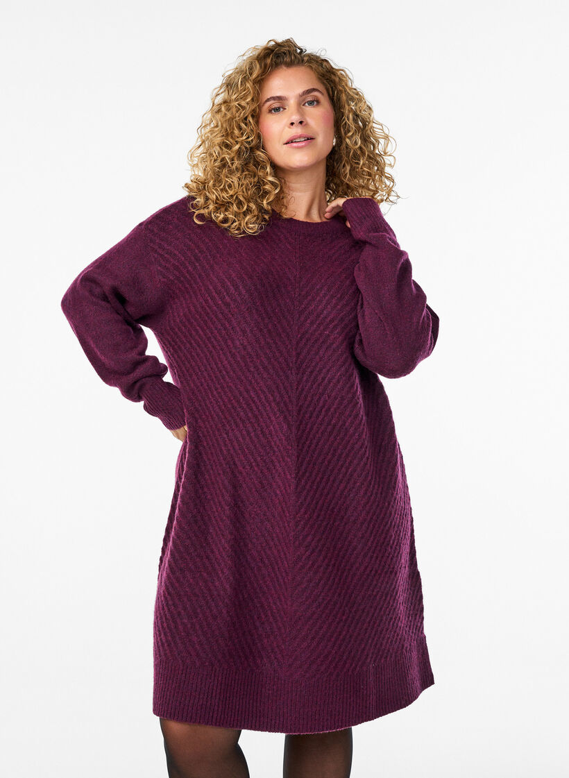 Short knitted dress with a V-shaped textured pattern, Purple, Model image number 0
