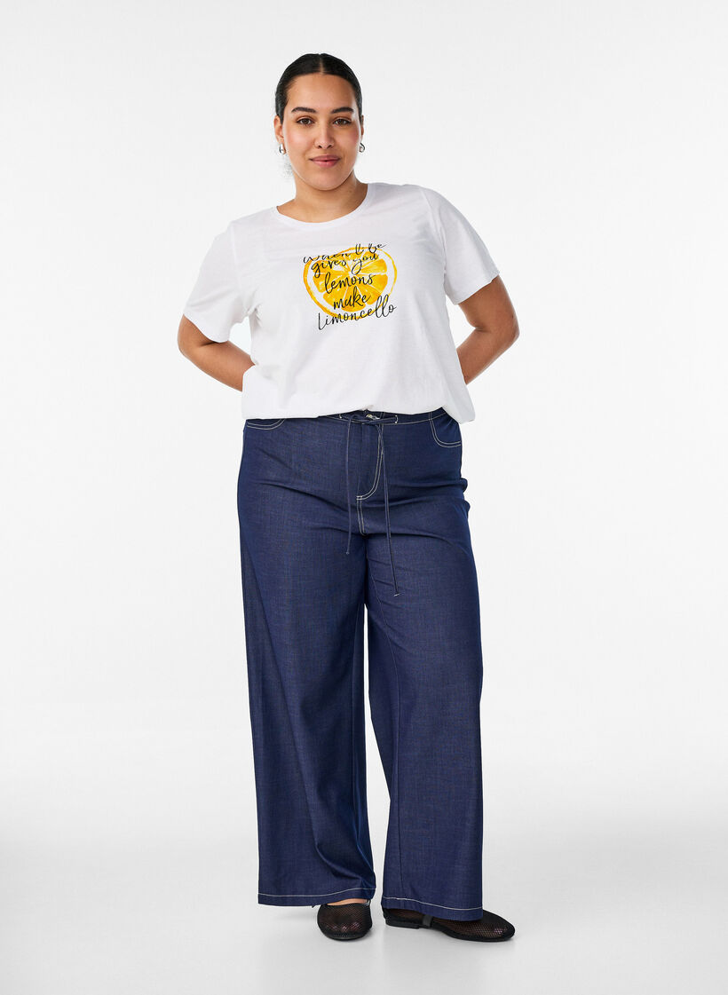T-shirt with motif, White, Model image number 1