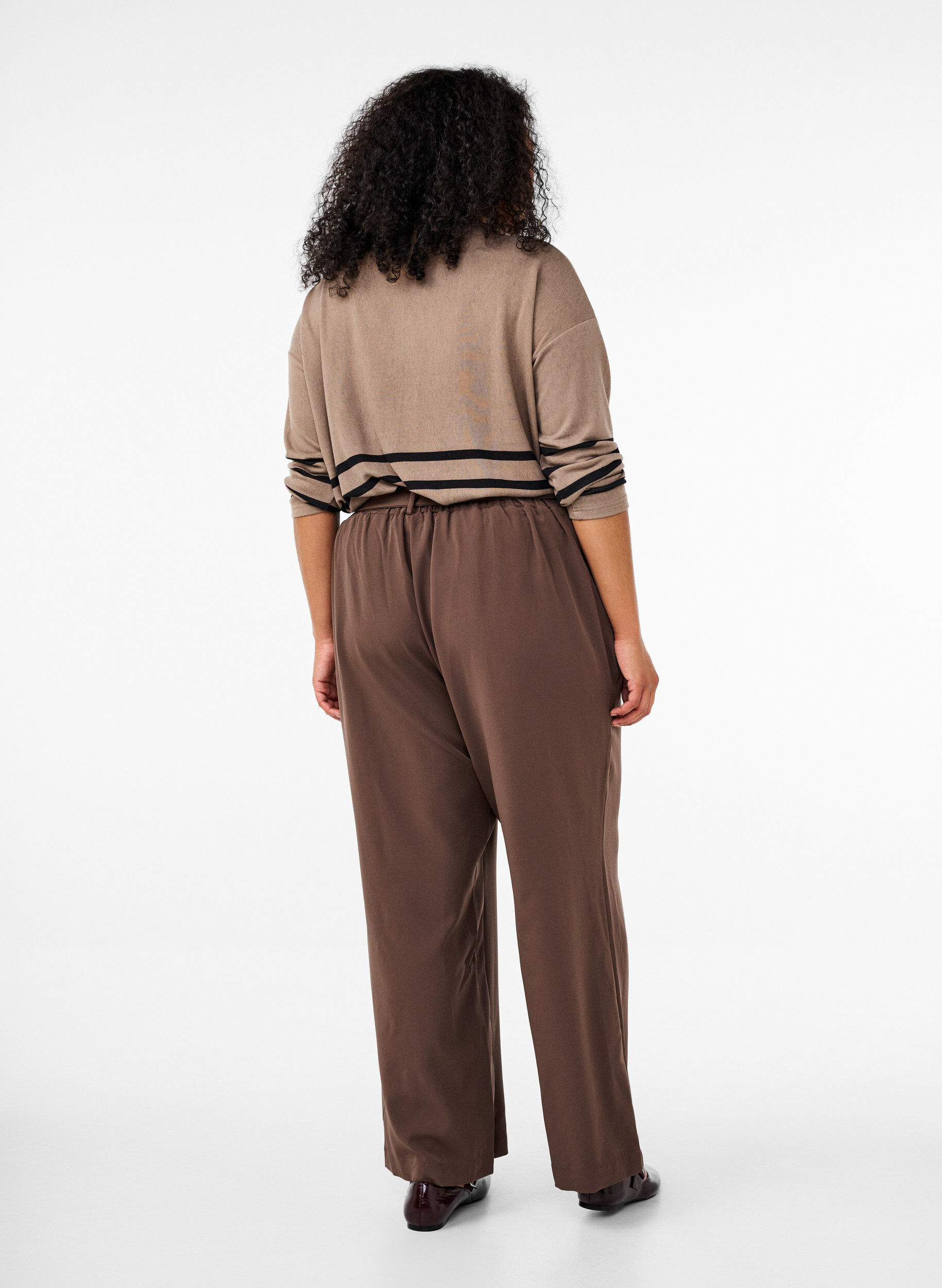 Zizzifashion Loose trousers with high waist and tie belt, Brown, Model image number 2