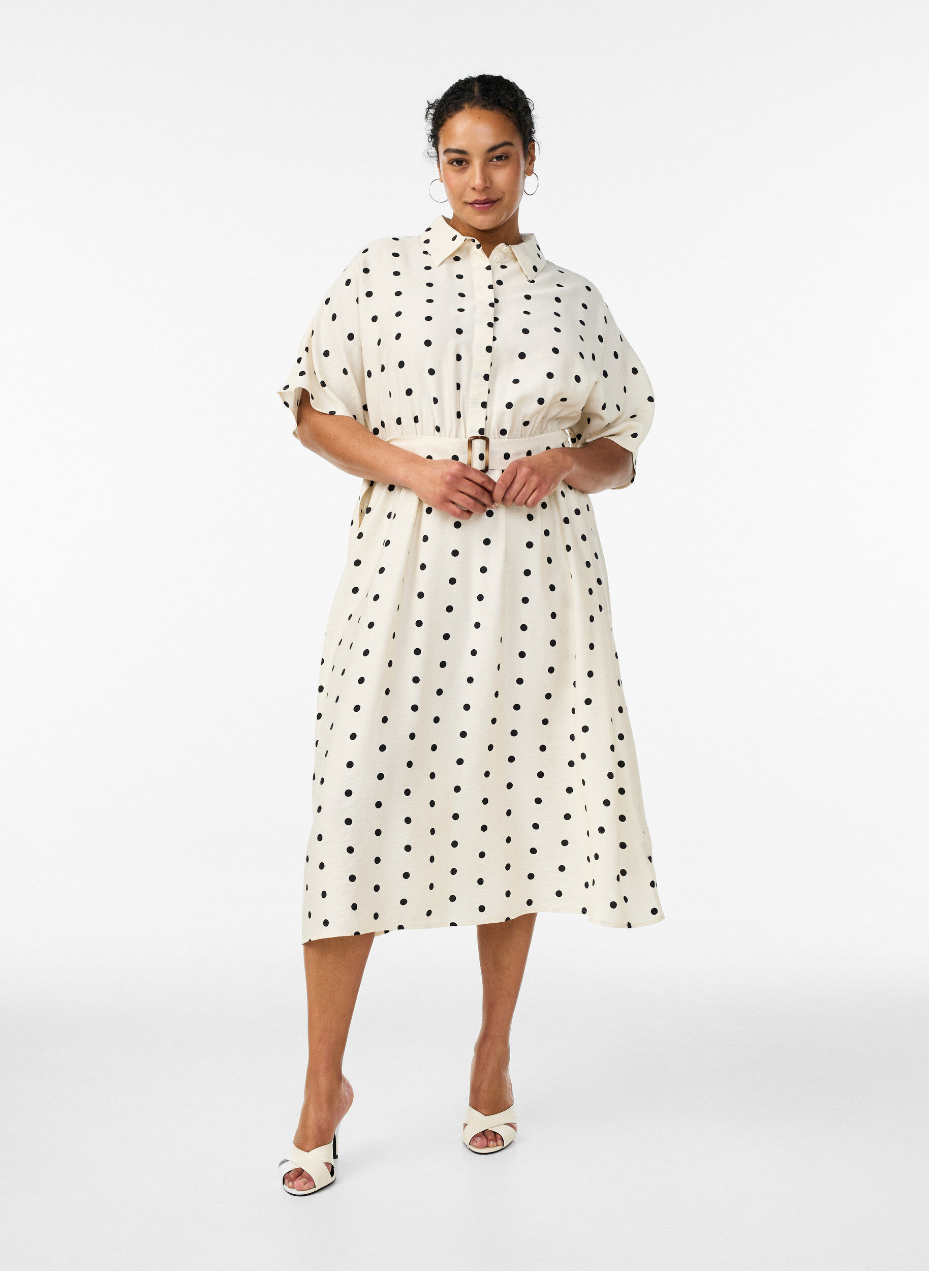 Midi shirt dress in dotted viscose, Vanilla, Model