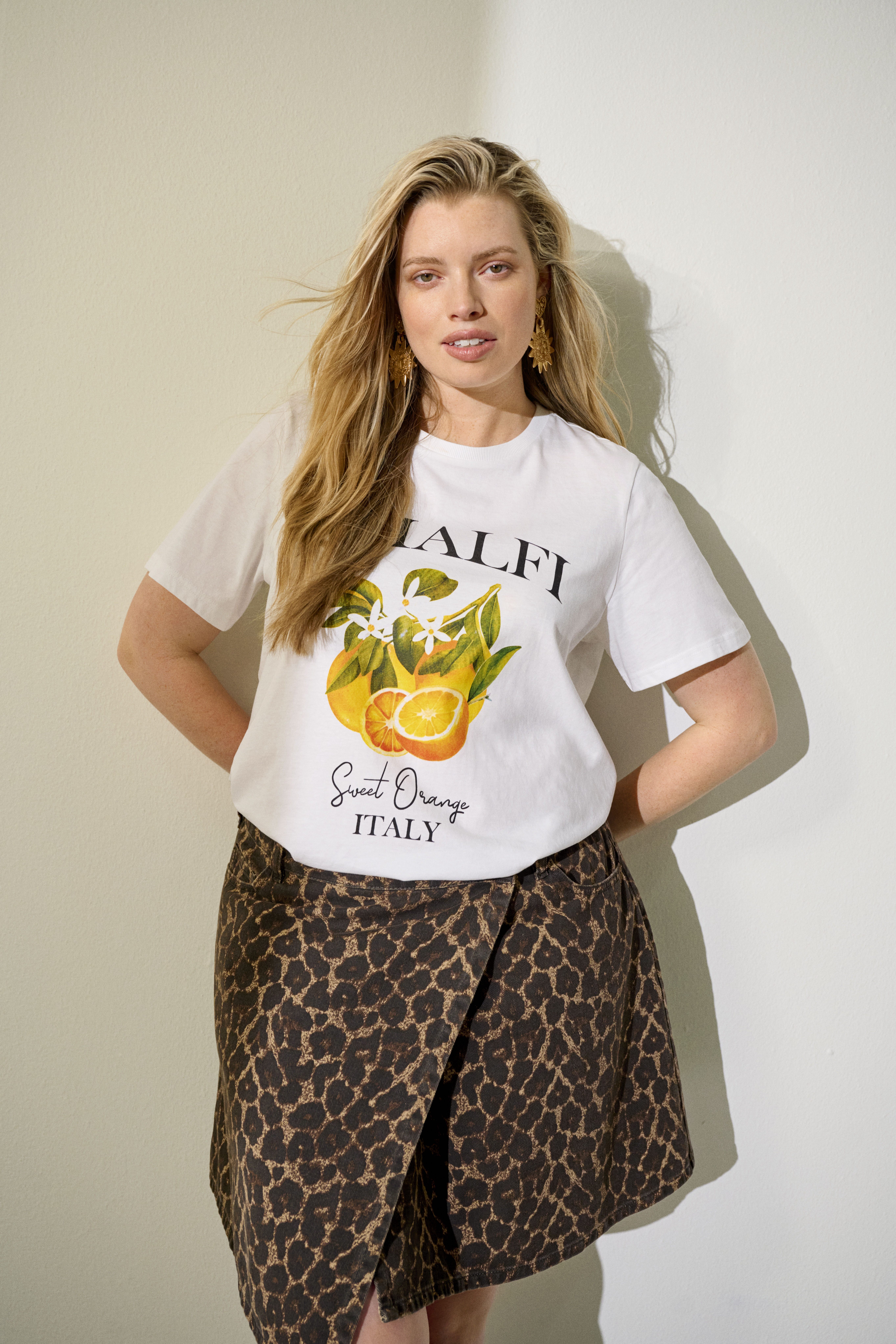 Zizzifashion Leo denim skirt, , Model