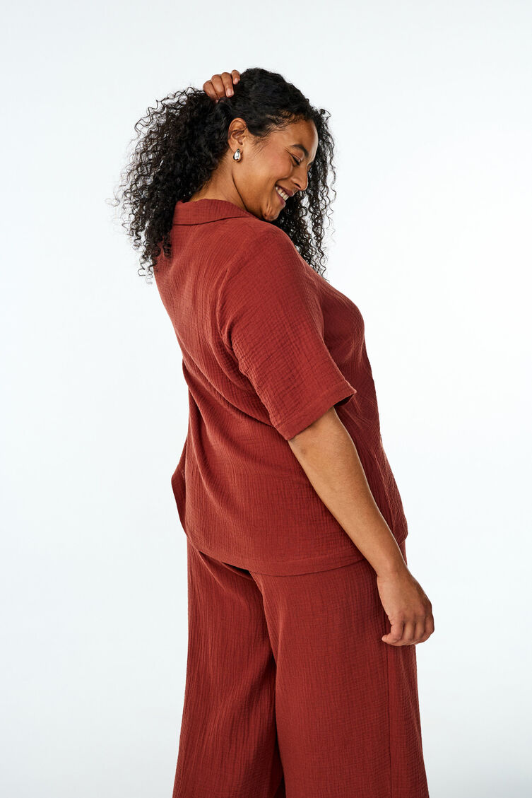 Short-sleeved shirt in cotton muslin, Red, Model image number 3