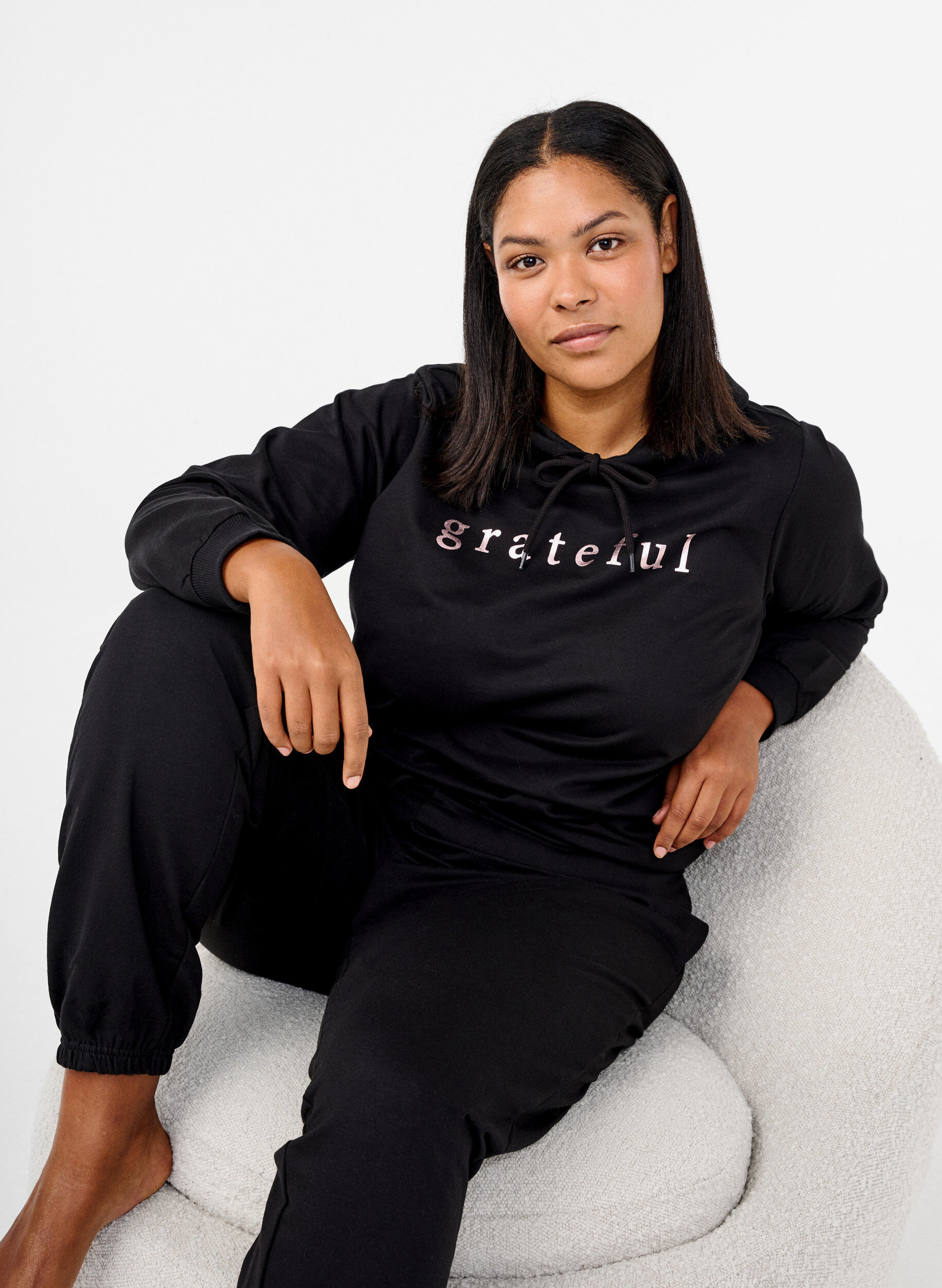 Zizzifashion Sweatshirt with hood and print, Black, Image image number 0