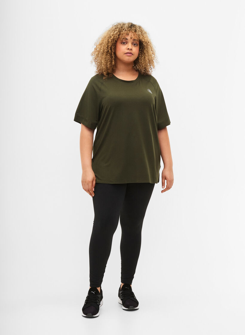 Short-sleeved training t-shirt with round neck, Forest Night, Model image number 2