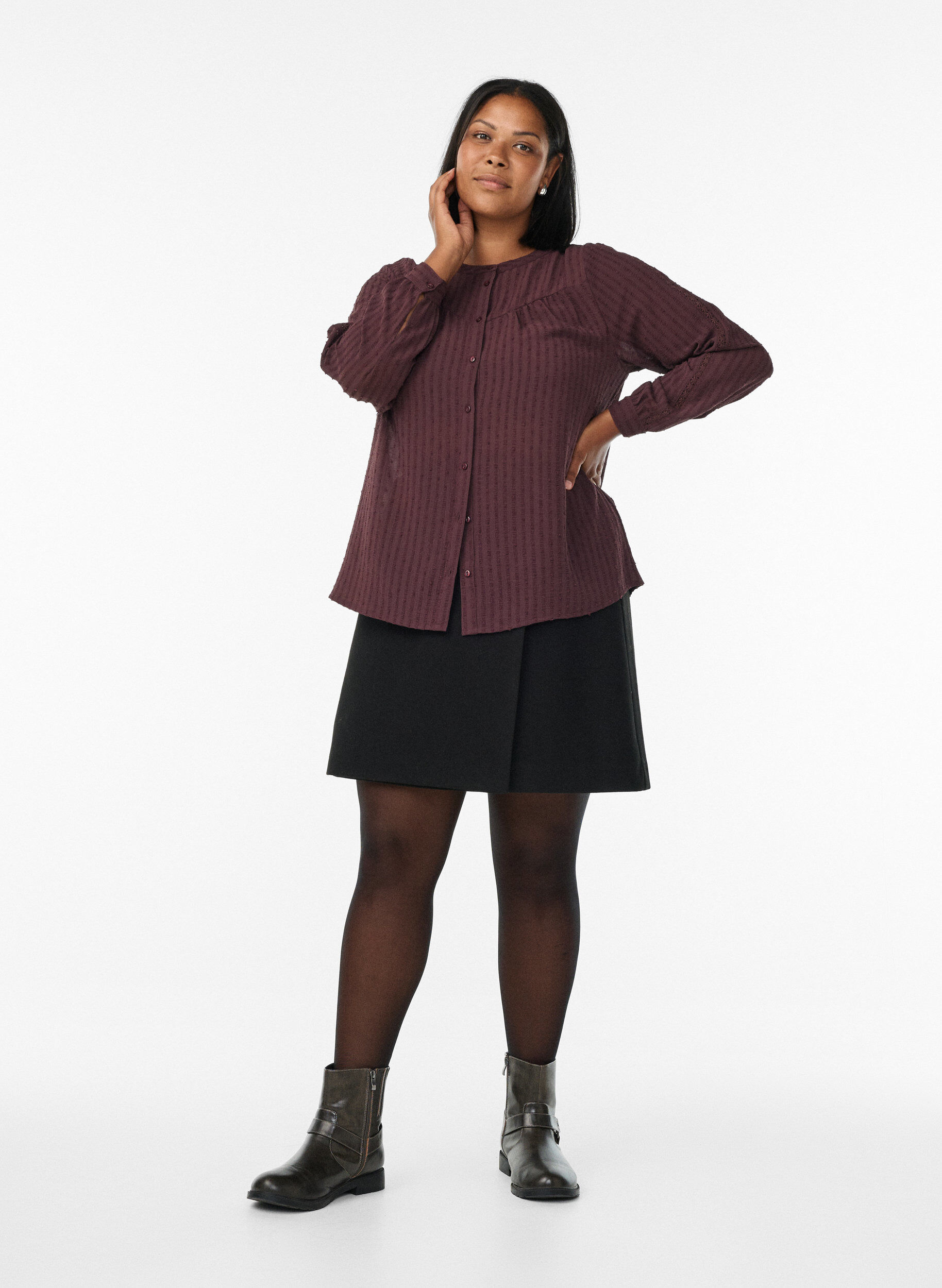 Zizzifashion Shirt with a textured dot pattern and embroidery details, Dark Bordeaux, Model image number 1