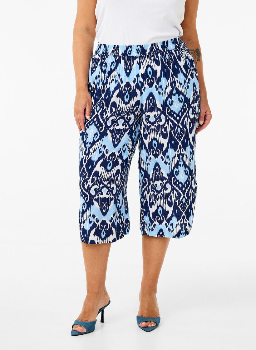 Viscose culotte trousers with print, Blue Ethnic AOP, Model image number 2