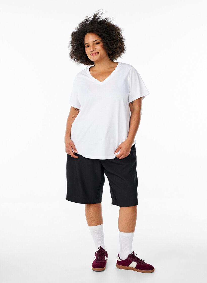 Basic cotton T-shirt with a V-neck, White, Model image number 1