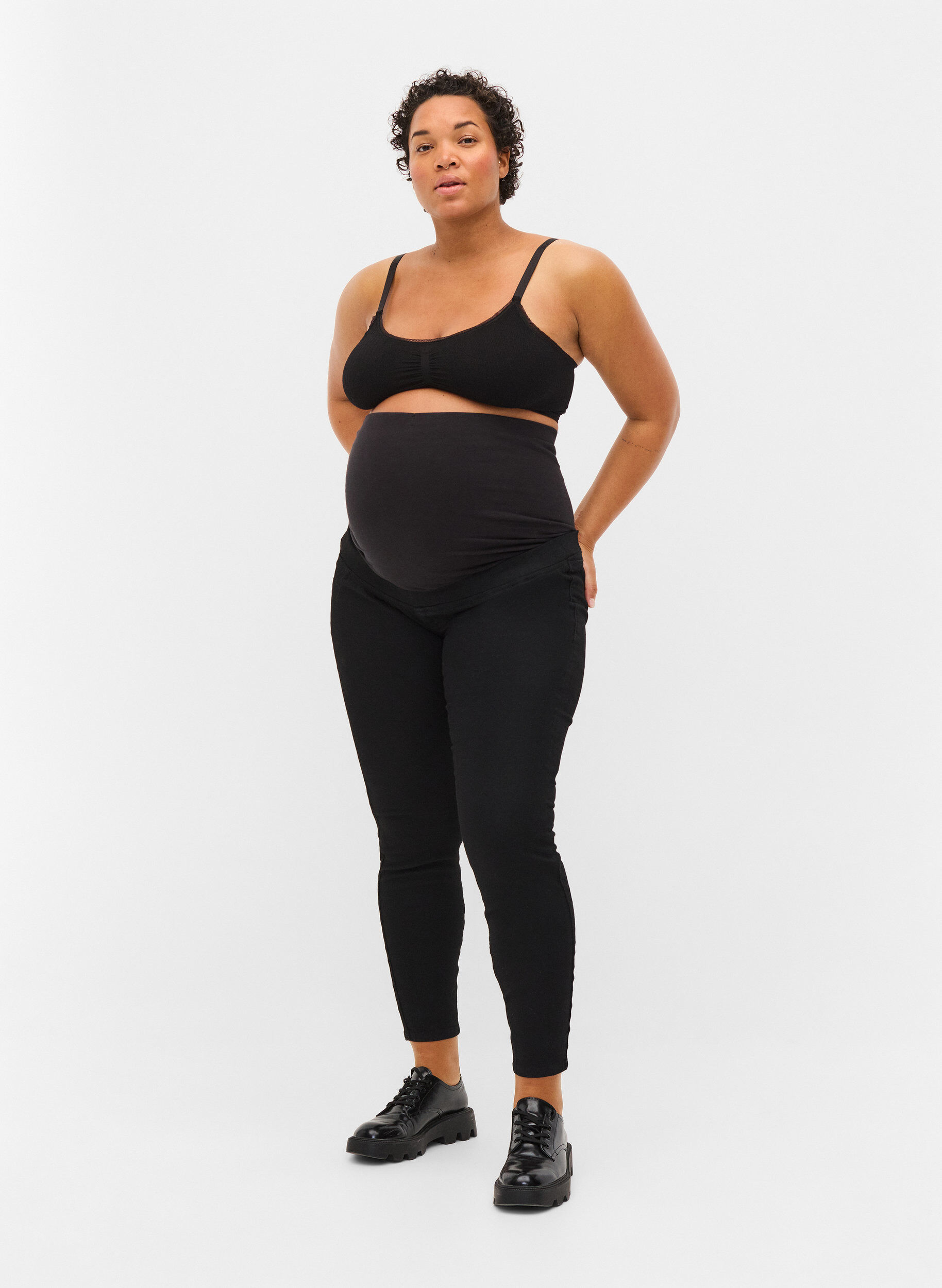 Zizzifashion Maternity jeggings with back pockets, Black, Model image number 0