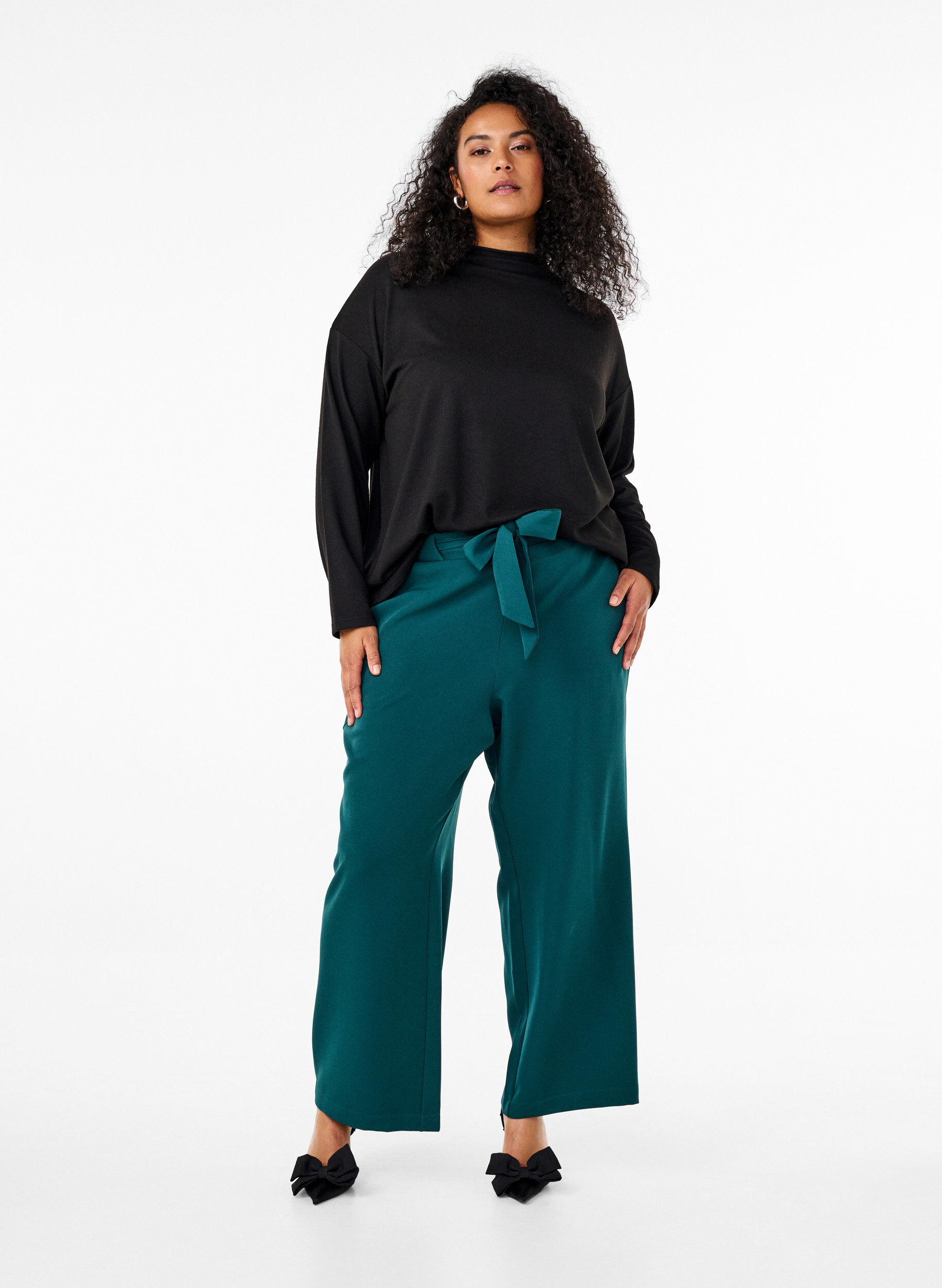 Zizzifashion Loose trousers with high waist and tie belt, Green, Model image number 0