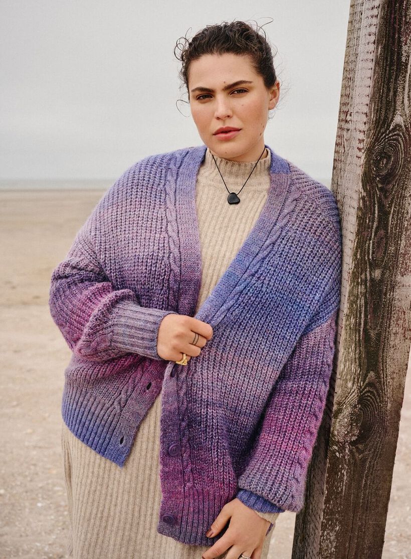 Cardigan in colors, , Model