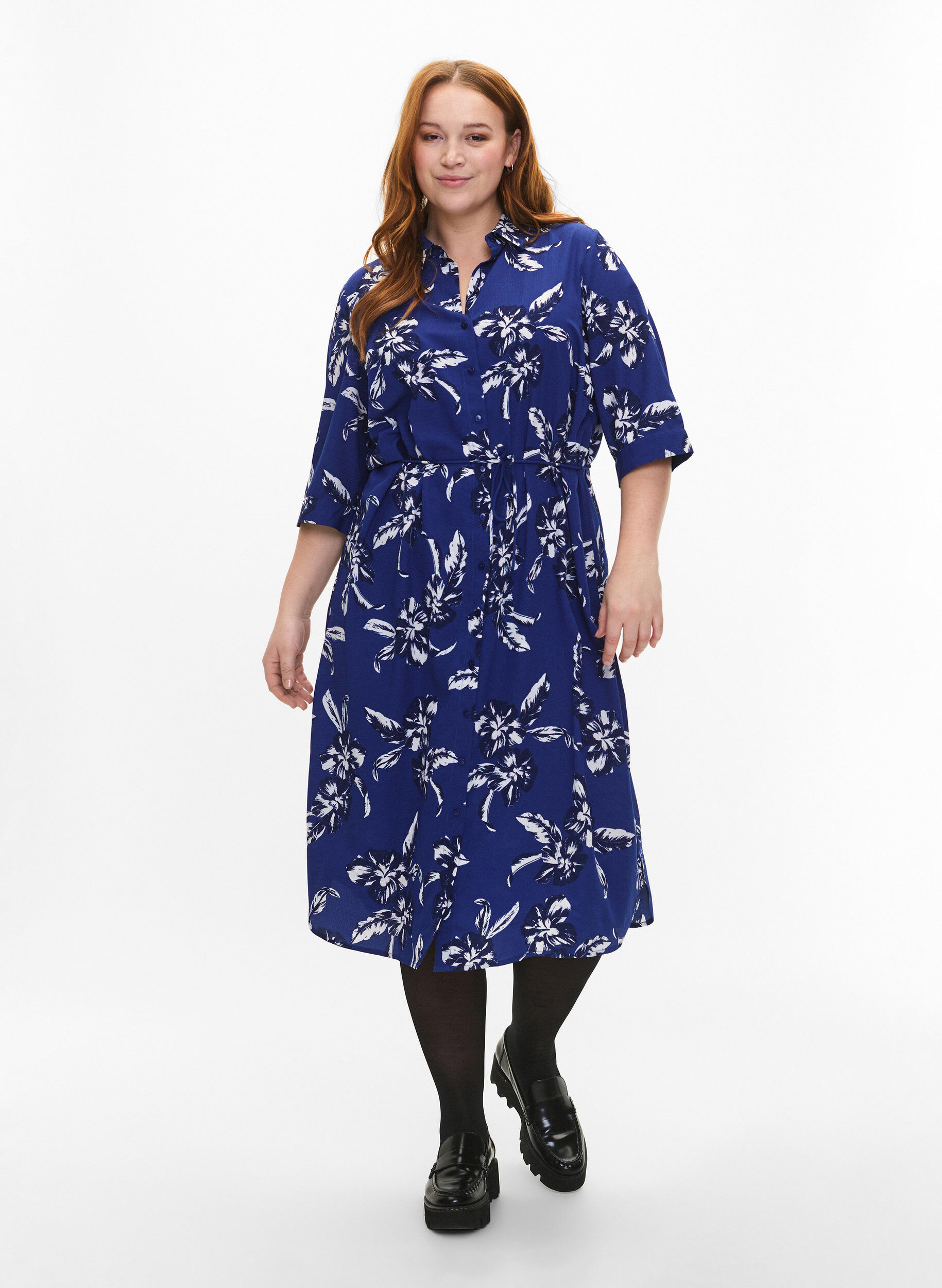 Zizzifashion FLASH - Shirt dress with floral print, Navy Blazer Flower, Model image number 3