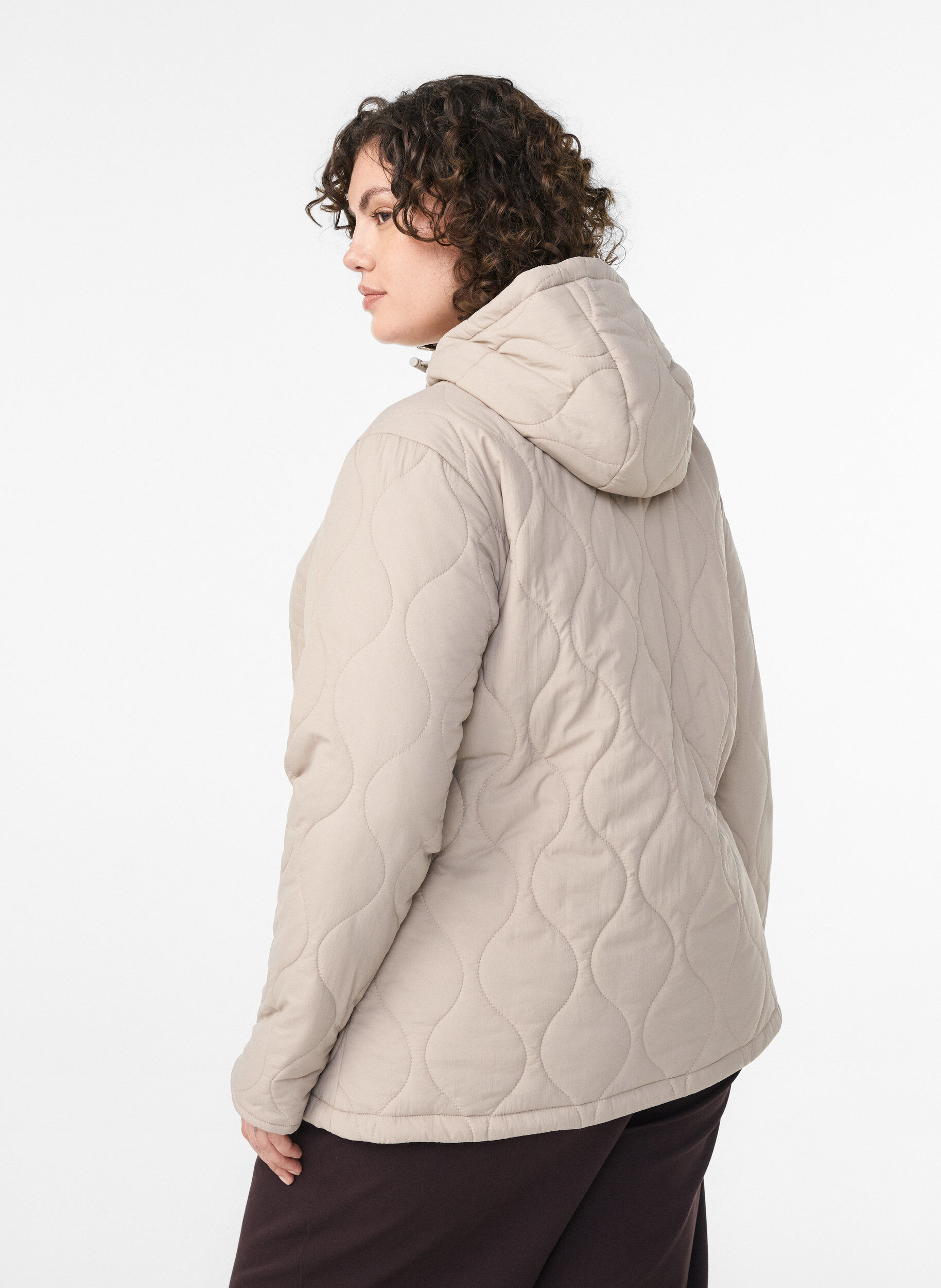 Zizzifashion Quilted jacket with a hood and pockets, Beige, Model image number 2