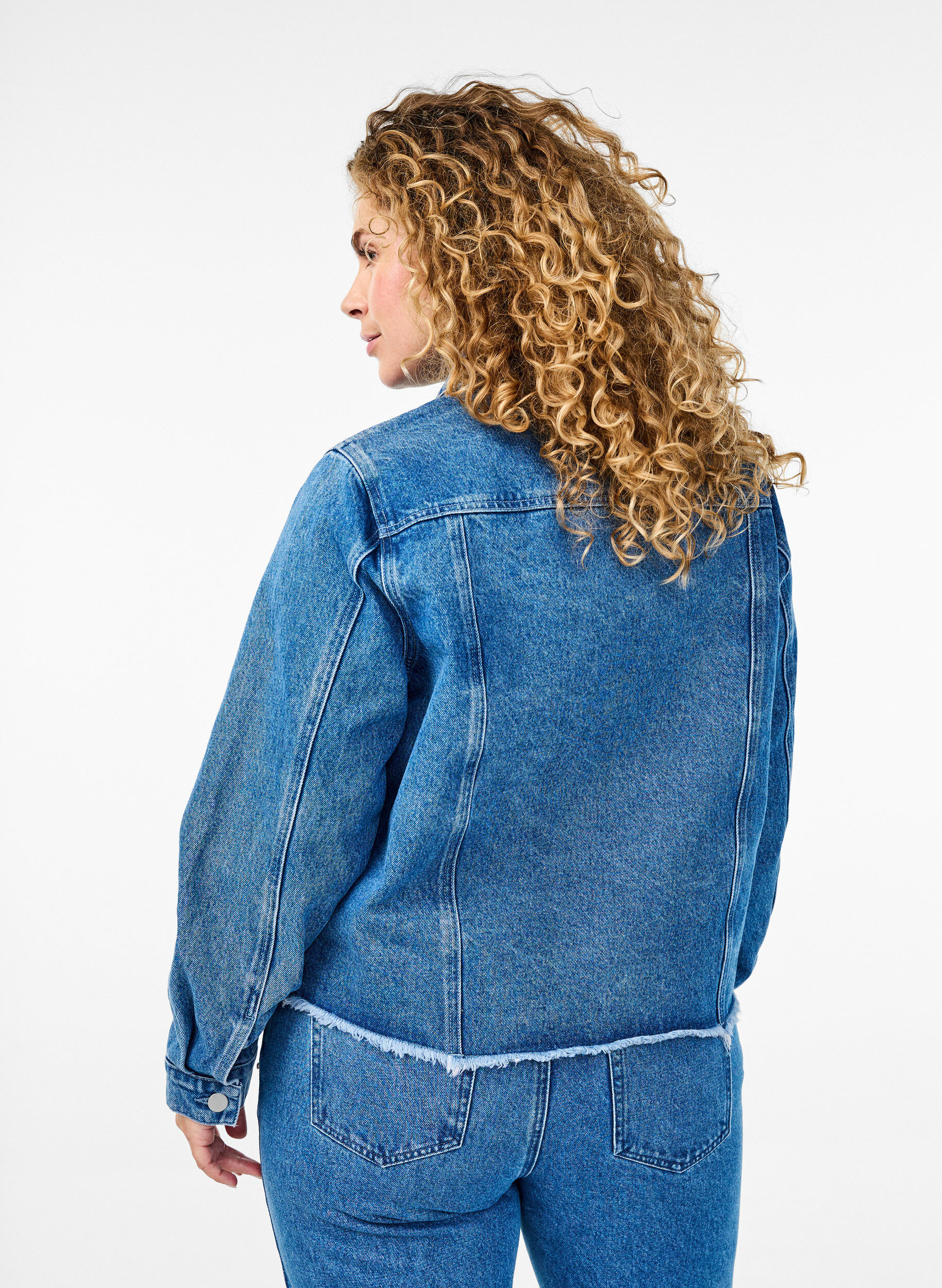 Zizzifashion Denim jacket with rhinestones and a raw hem, Blue, Model image number 2