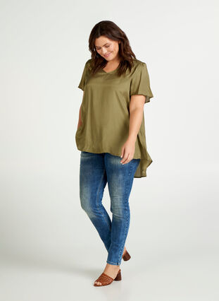 Short-sleeved viscose blouse, Ivy green, Model image number 2