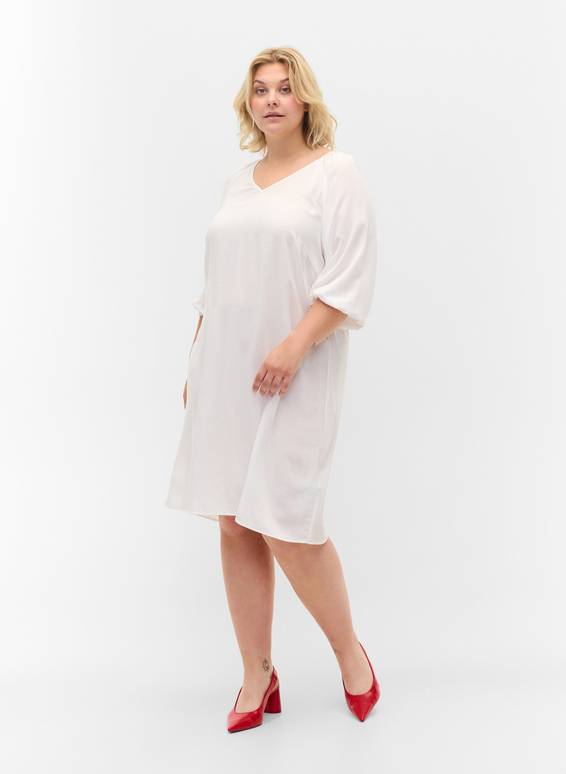Zizzifashion Viscose dress with v-neck, Bright White, Model image number 2