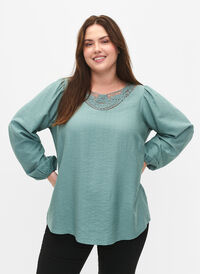 Blouse in viscose with crochet detail, Chinois Green, Model