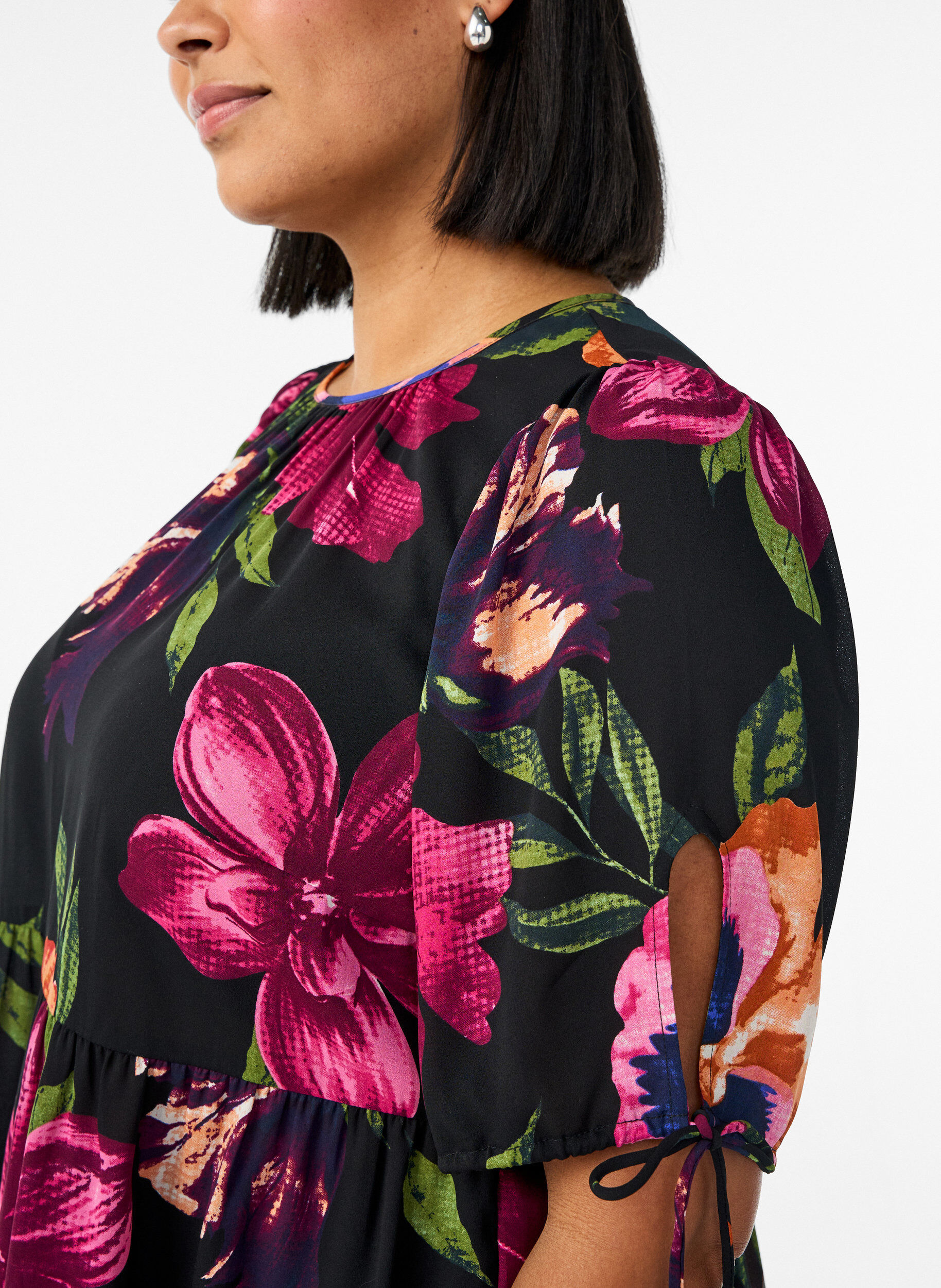 Zizzifashion Blouse with floral print and peplum, Black, Model image number 3